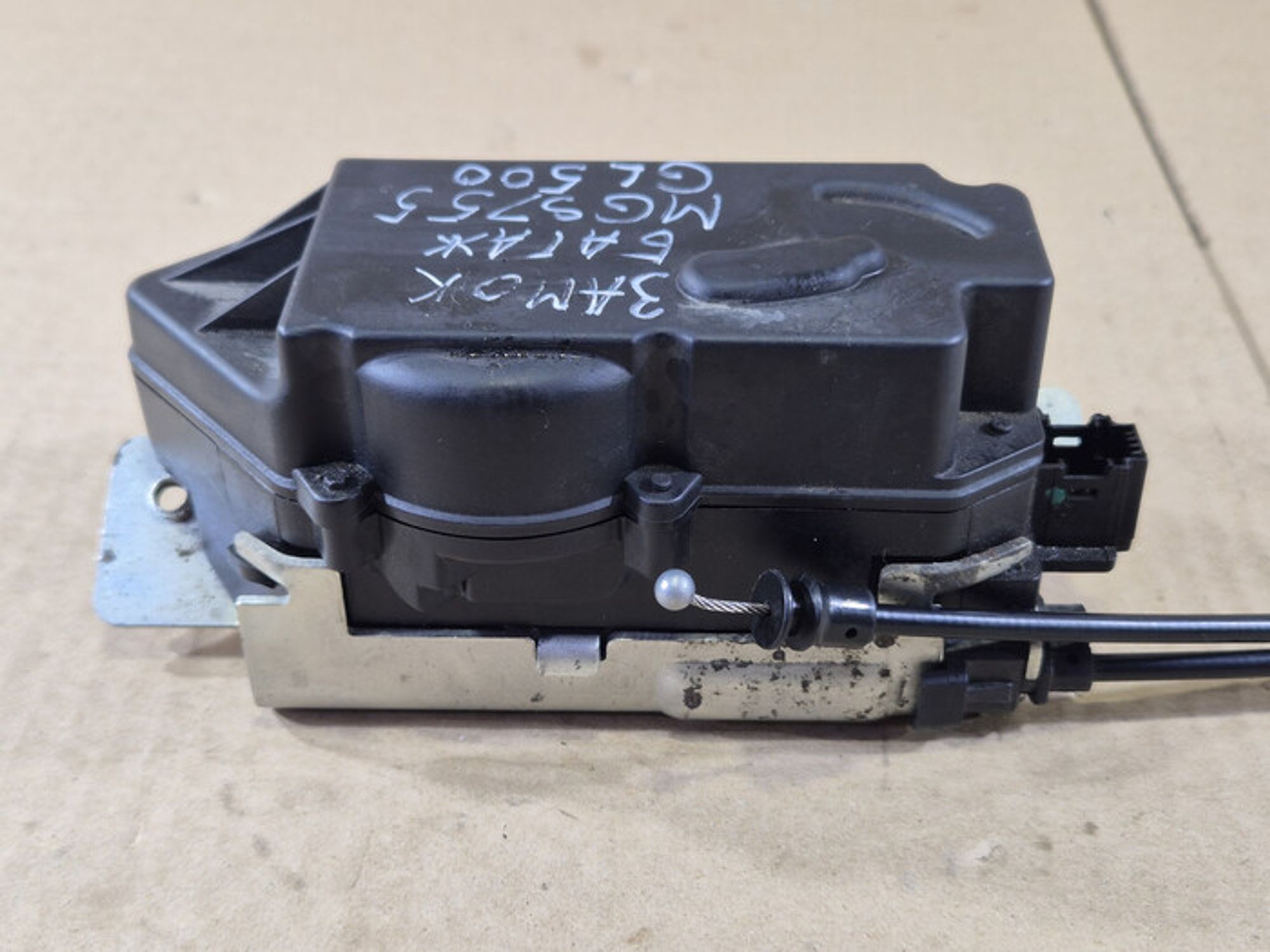 https://ycs.partsauto.market/partsauto-images/thmbs/78ee0fb3787e2dce013ed29fc8a1120c/f6c27fd21c2ad0ea4e4ac37387619c53/f1f924f1493e4a13362bdd30ed937fe7.jpg