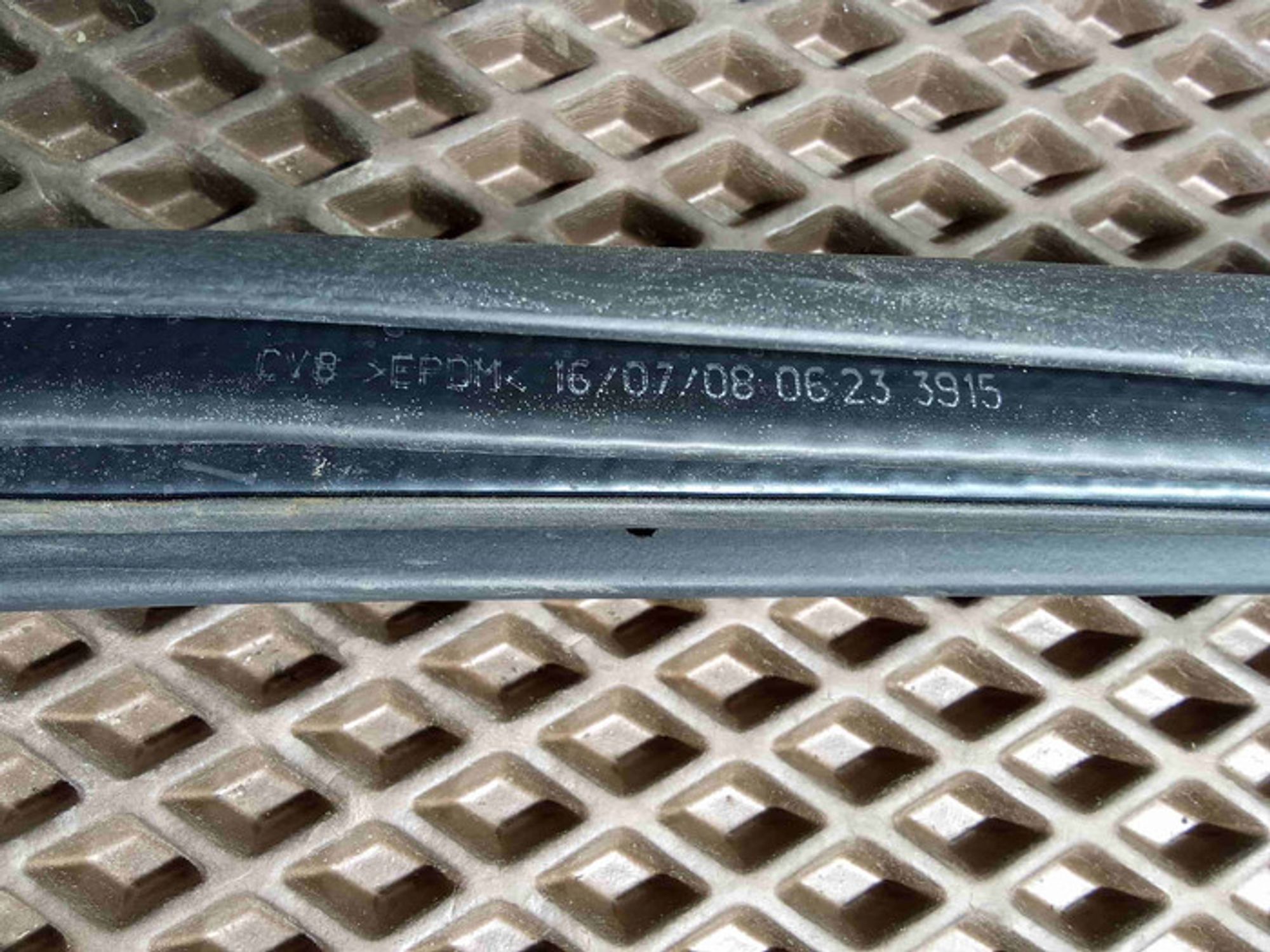https://ycs.partsauto.market/partsauto-images/thmbs/78ee0fb3787e2dce013ed29fc8a1120c/f8dfd3e8a9cd4432939e242b89d14d1a/b1c8d8cd955c0995de0ace4dbcd23e99.jpg