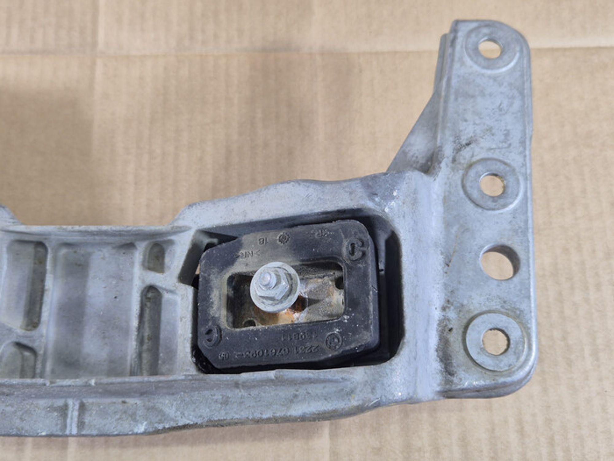 https://ycs.partsauto.market/partsauto-images/thmbs/78ee0fb3787e2dce013ed29fc8a1120c/f8ed37cc8eb65b28b669dcc48091e9dc/75629a14420d91d1e60f4321446cee96.jpg