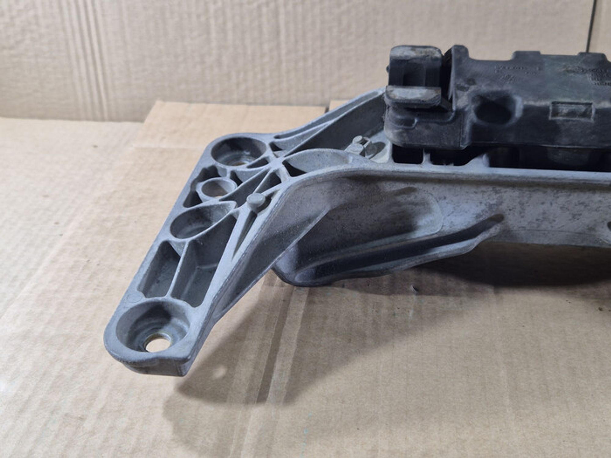 https://ycs.partsauto.market/partsauto-images/thmbs/78ee0fb3787e2dce013ed29fc8a1120c/f8ed37cc8eb65b28b669dcc48091e9dc/8dbd0267917cfd6910ec06389d506079.jpg