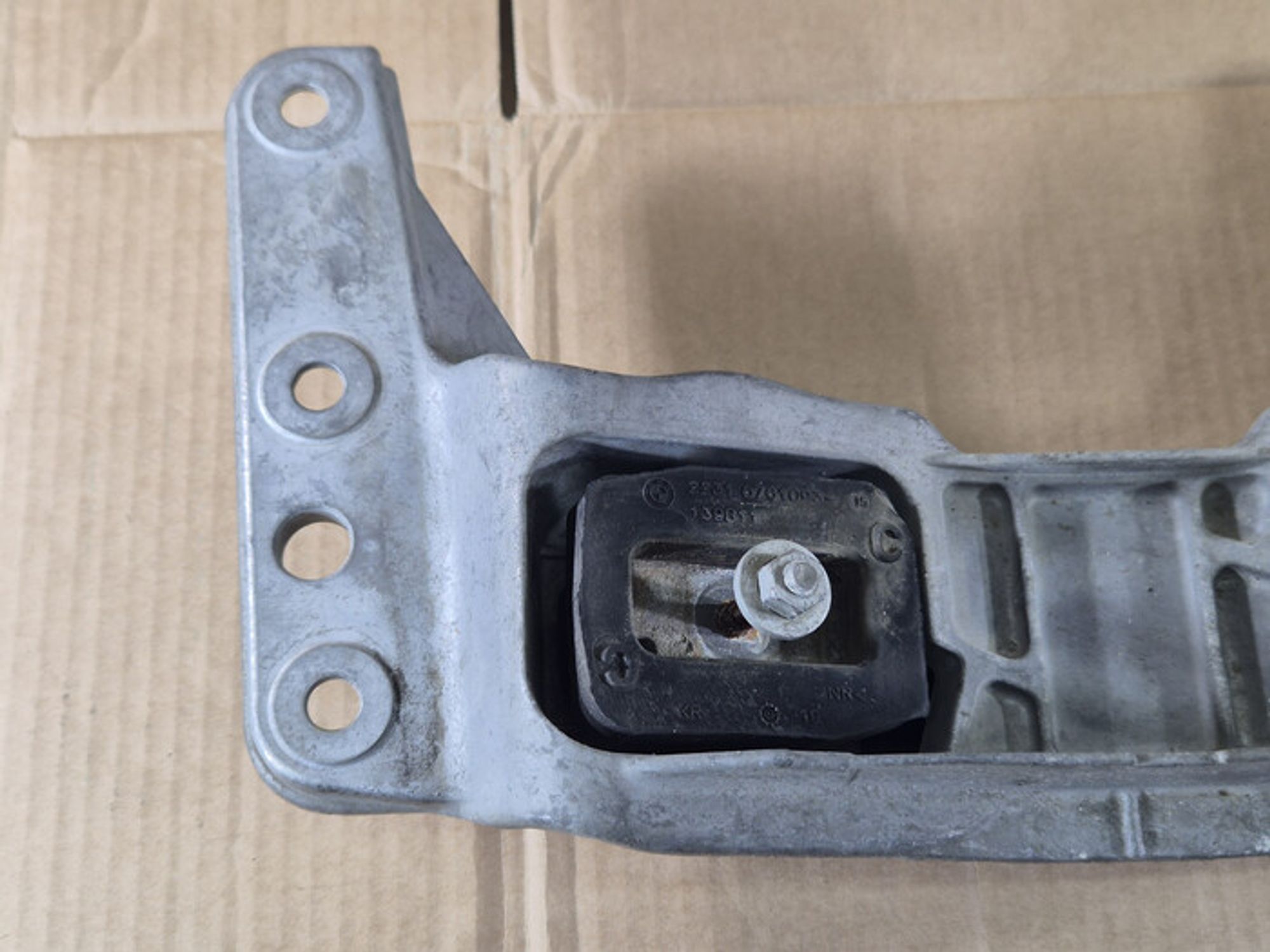 https://ycs.partsauto.market/partsauto-images/thmbs/78ee0fb3787e2dce013ed29fc8a1120c/f8ed37cc8eb65b28b669dcc48091e9dc/ca0080b26e58ff6ad20e5f0c5a0f937b.jpg