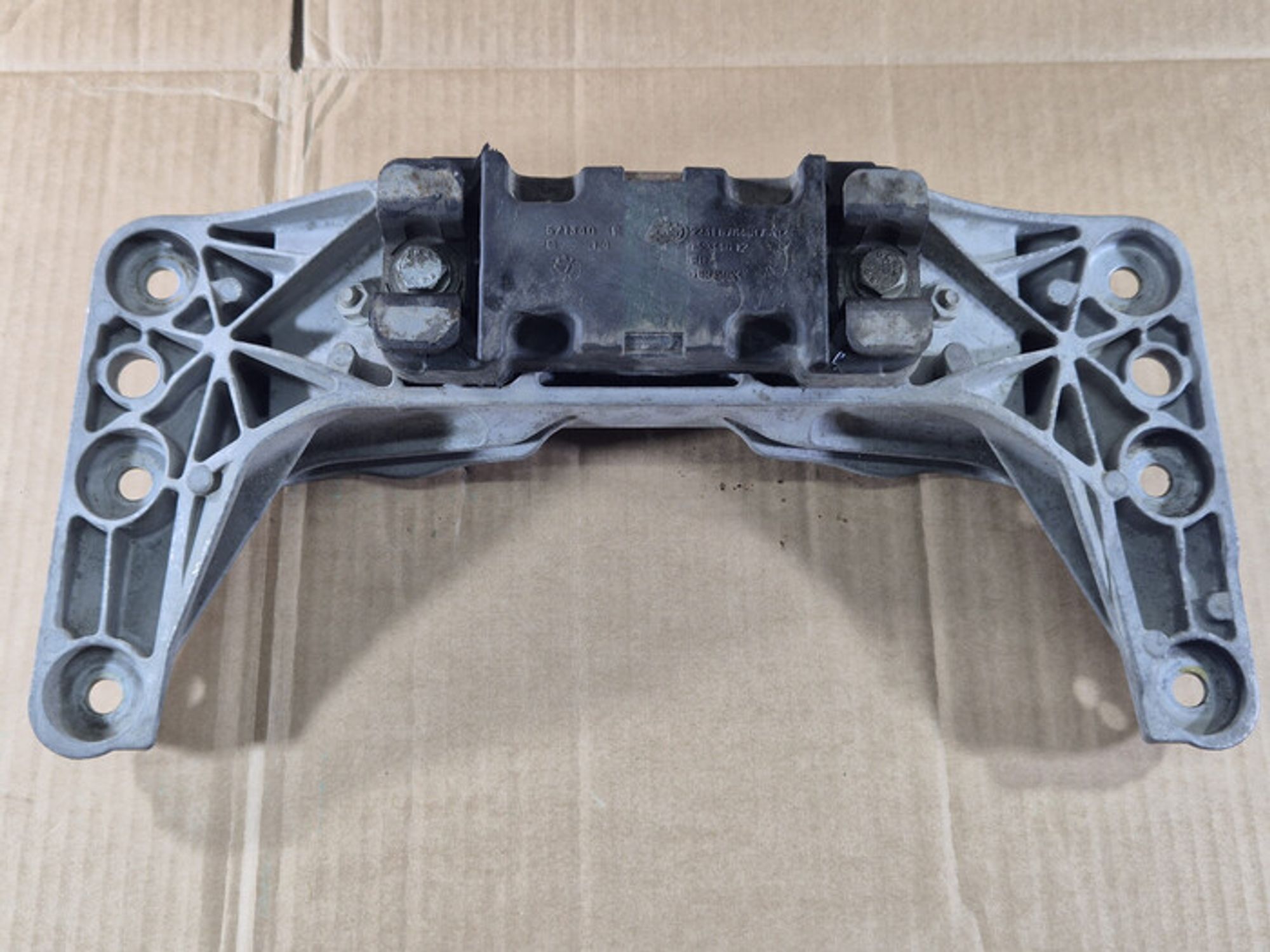 https://ycs.partsauto.market/partsauto-images/thmbs/78ee0fb3787e2dce013ed29fc8a1120c/f8ed37cc8eb65b28b669dcc48091e9dc/ea0c5afd16f488ac627565eb101a6ffa.jpg