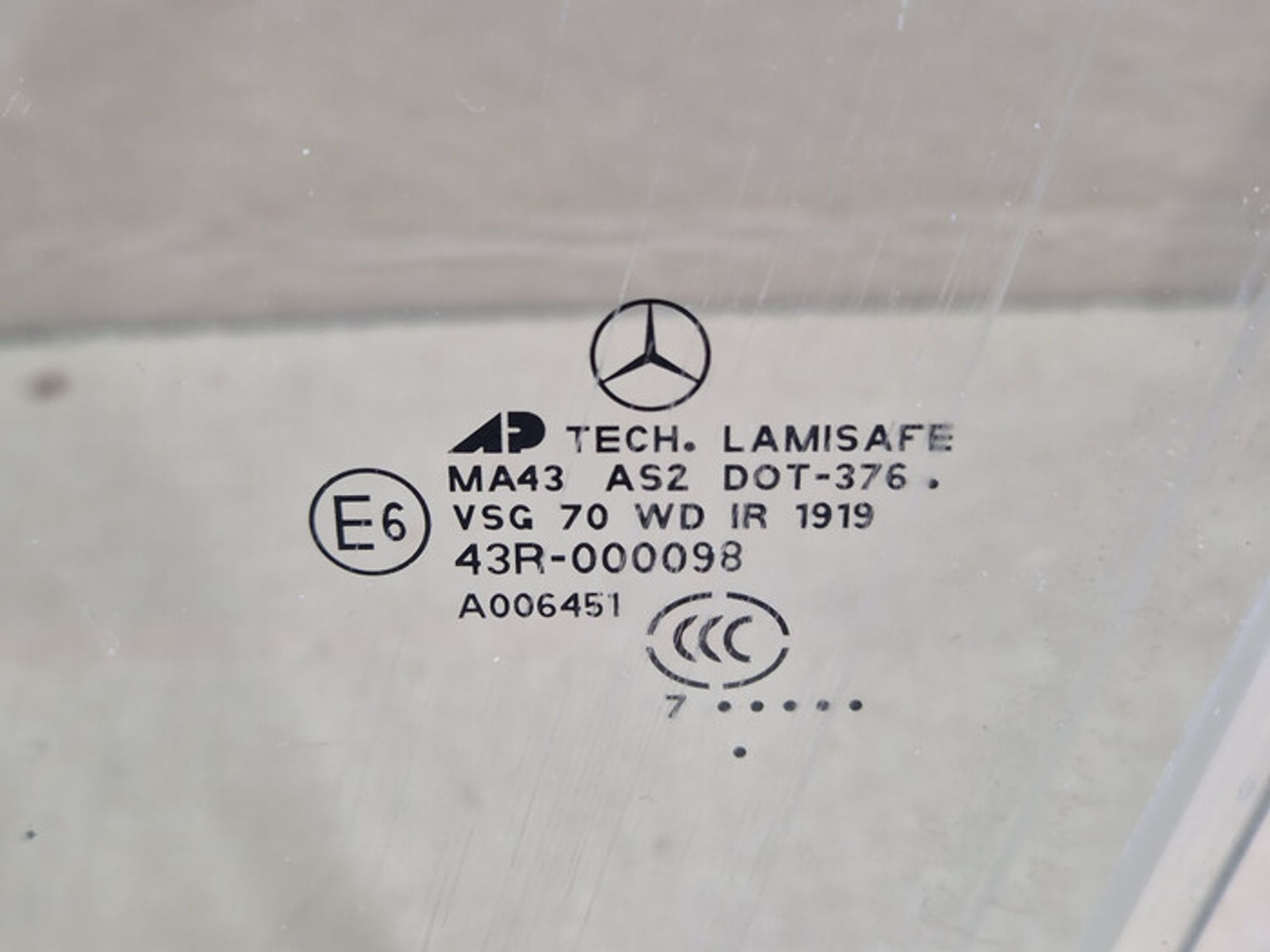 https://ycs.partsauto.market/partsauto-images/thmbs/78ee0fb3787e2dce013ed29fc8a1120c/fbf8b36b1e9f2d71d112b721a9ba4930/73f518ddd715452c444e59287612e670.jpg