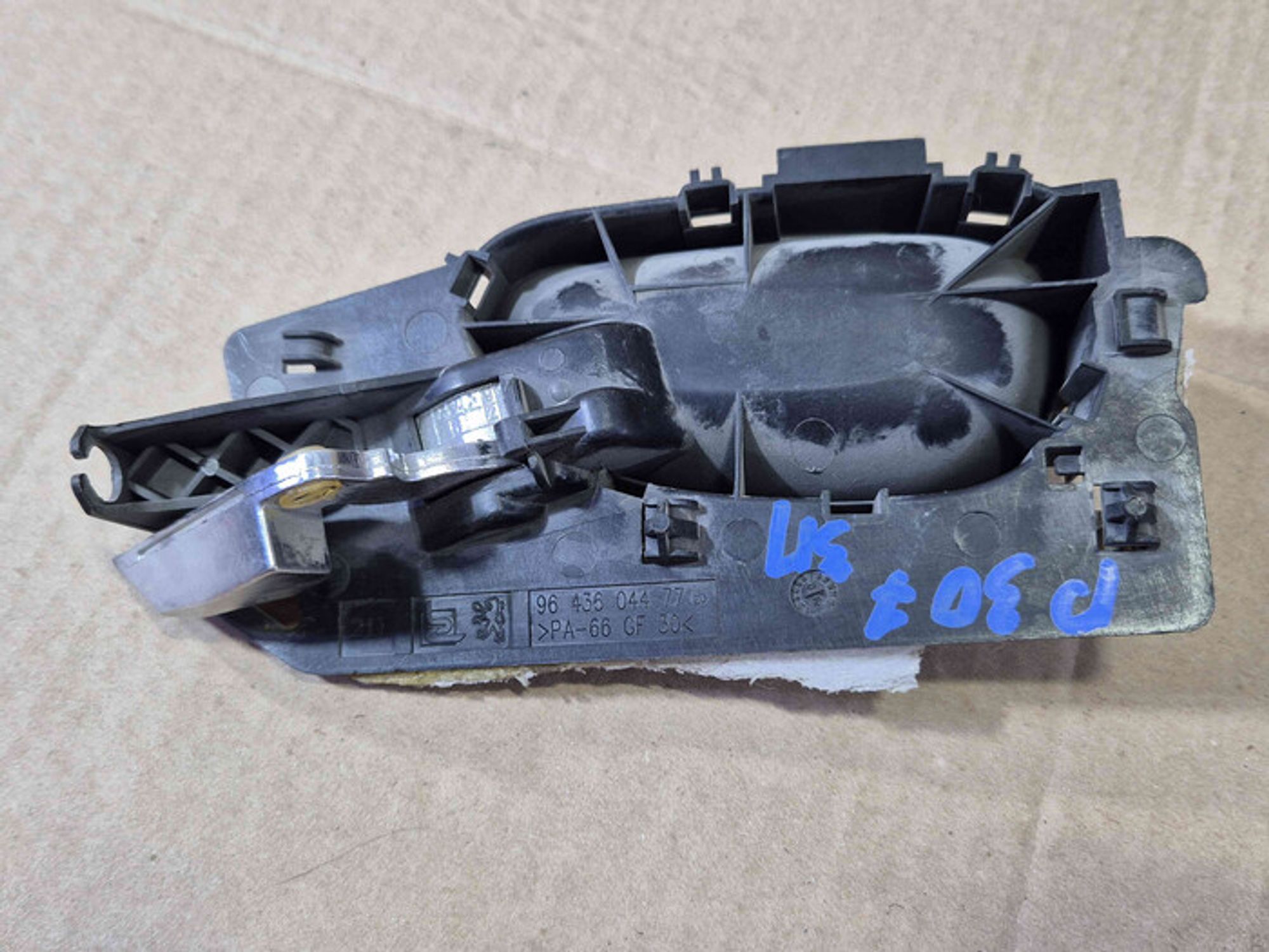 https://ycs.partsauto.market/partsauto-images/thmbs/78ee0fb3787e2dce013ed29fc8a1120c/fc0bcca3bd670209b6966879bce212bc/7cbc70d1f6931aa7c138a6ffd9178e03.jpg