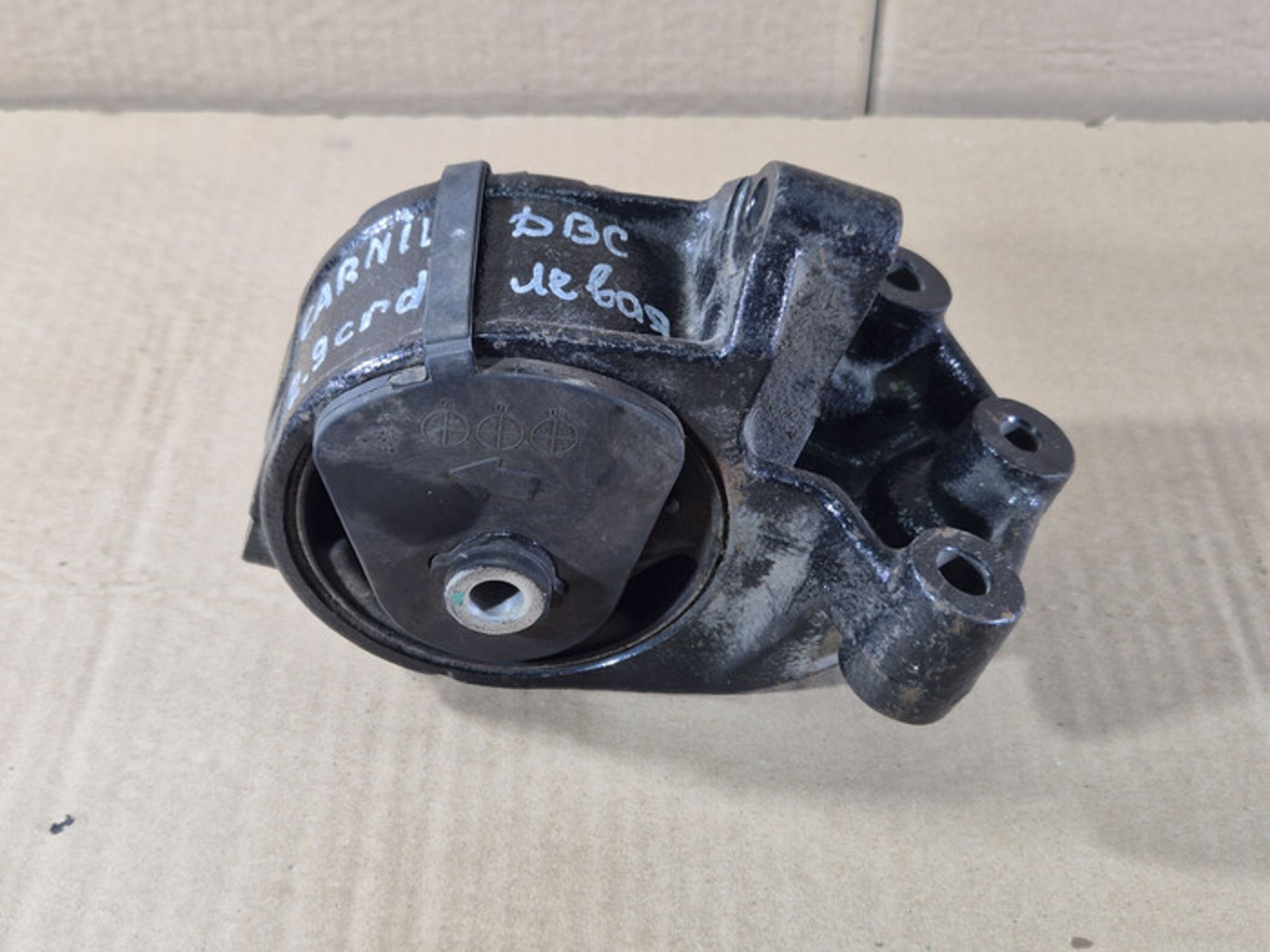 https://ycs.partsauto.market/partsauto-images/thmbs/78ee0fb3787e2dce013ed29fc8a1120c/fec2fd2d29b2ea80181b4d4da1d2213a/494d733fcf6ff89d4852ee82ec658f43.jpg