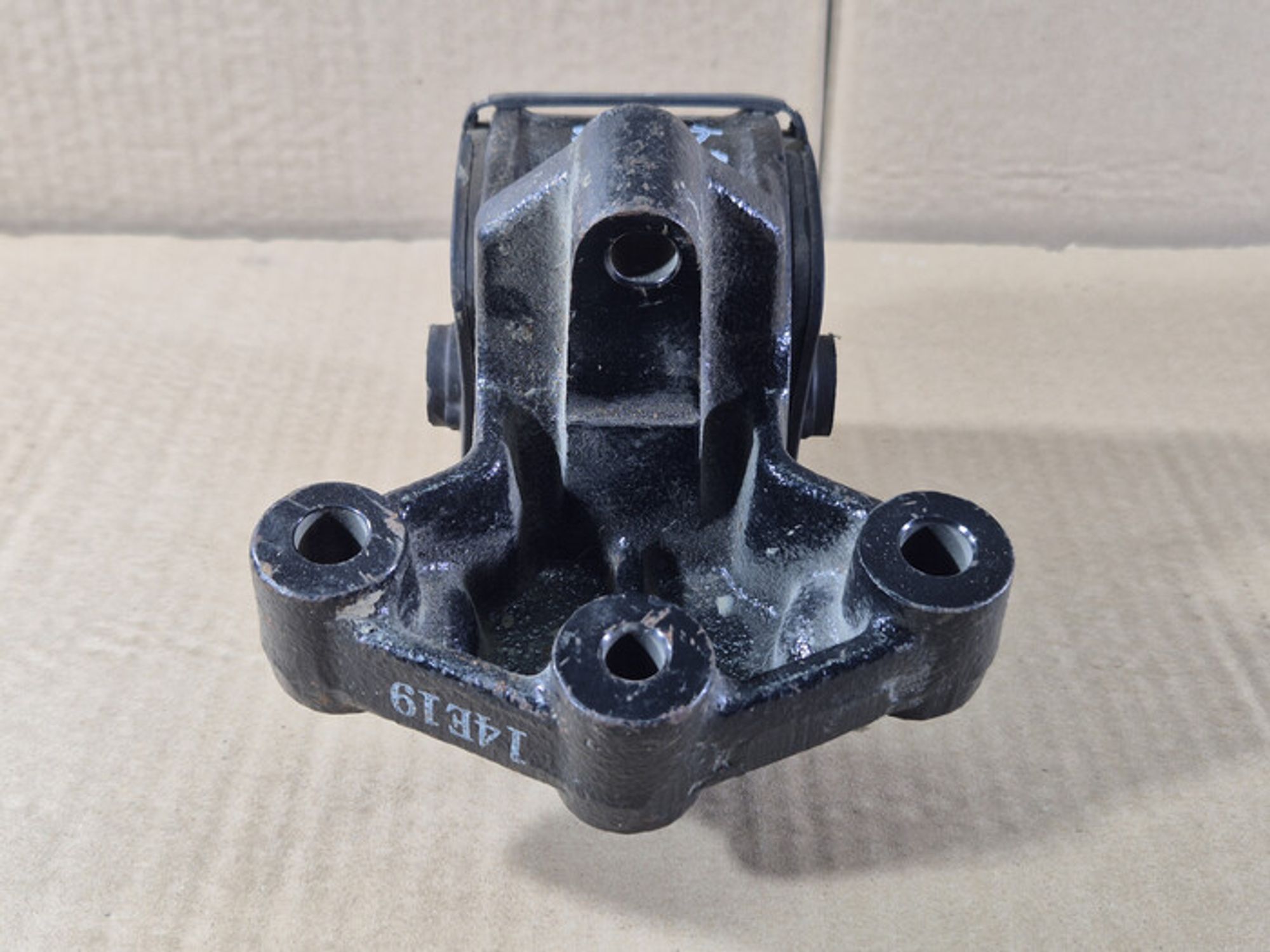 https://ycs.partsauto.market/partsauto-images/thmbs/78ee0fb3787e2dce013ed29fc8a1120c/fec2fd2d29b2ea80181b4d4da1d2213a/7cd2247842c13ec6acab565b5261eb1c.jpg