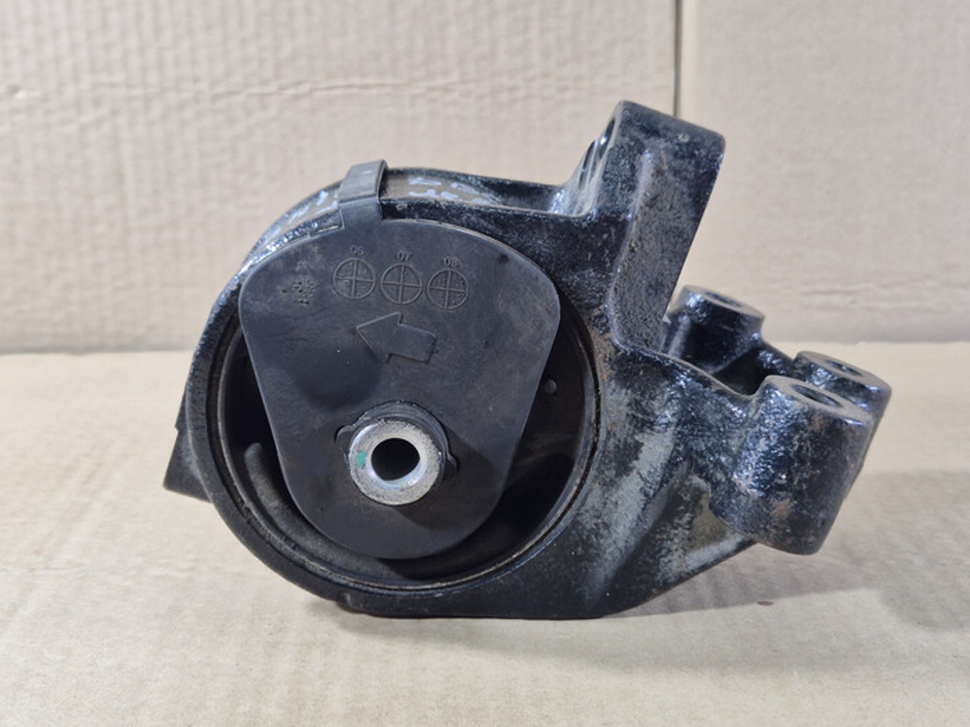 https://ycs.partsauto.market/partsauto-images/thmbs/78ee0fb3787e2dce013ed29fc8a1120c/fec2fd2d29b2ea80181b4d4da1d2213a/f2bf5a44e5386d76038620d45b31ba64.jpg
