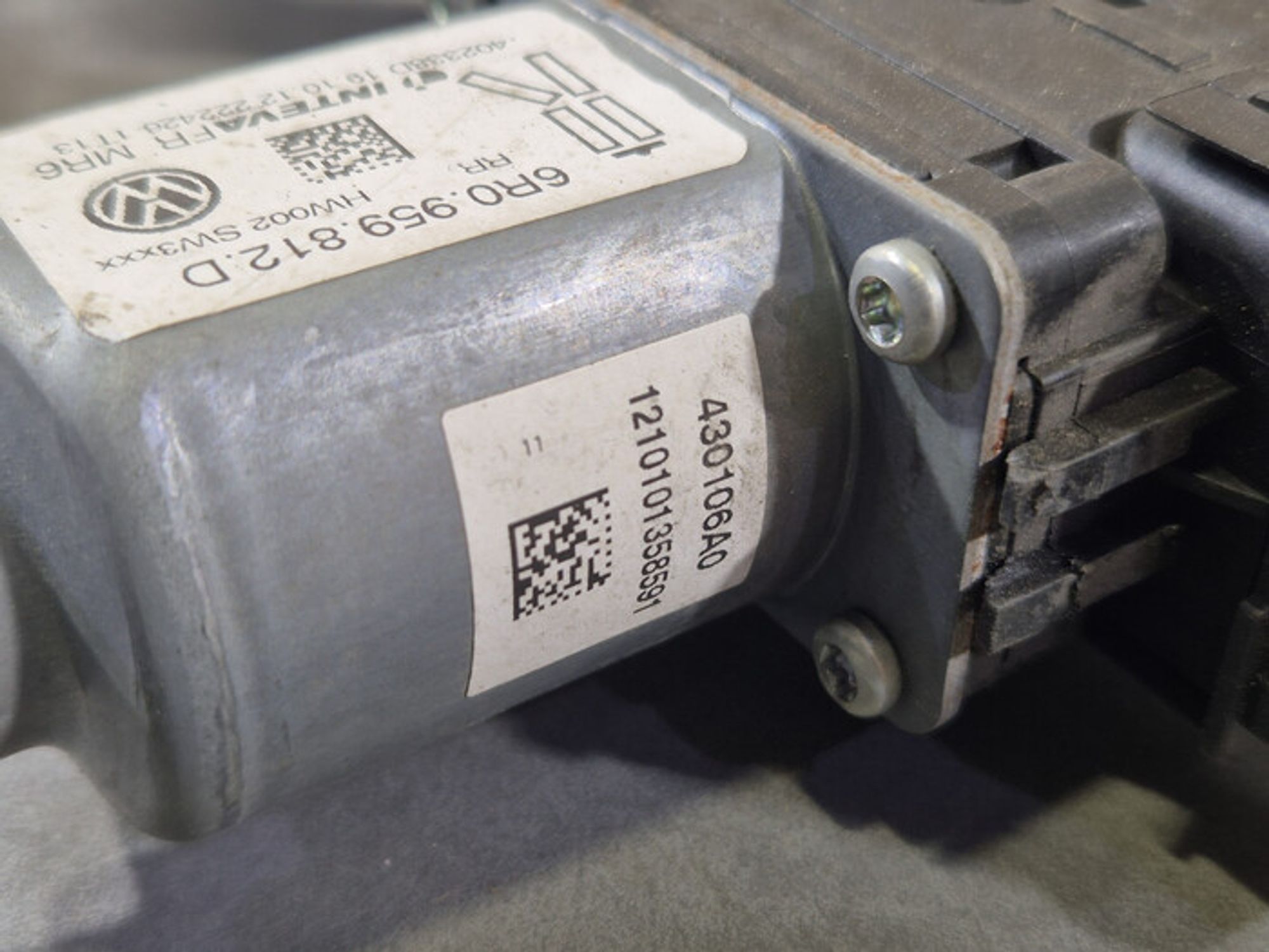 https://ycs.partsauto.market/partsauto-images/thmbs/78ee0fb3787e2dce013ed29fc8a1120c/ffbbbf238fc8c893d81a633567aba5c0/6ba690bf32a71234428089ce8ec2377c.jpg
