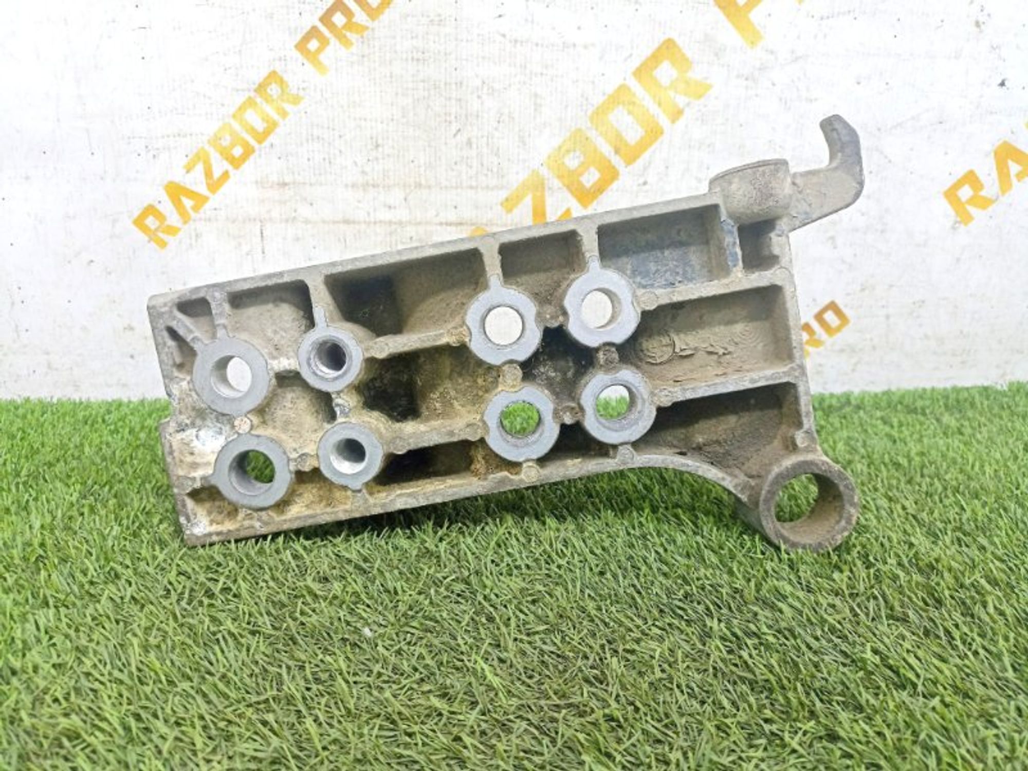 https://ycs.partsauto.market/partsauto-images/thmbs/810a4be2715b5abf25a0bfa7a577948e/3576e8f017a1435180660822891484e5/9b7e55abecb3406681a7667b316d63f1.jpg