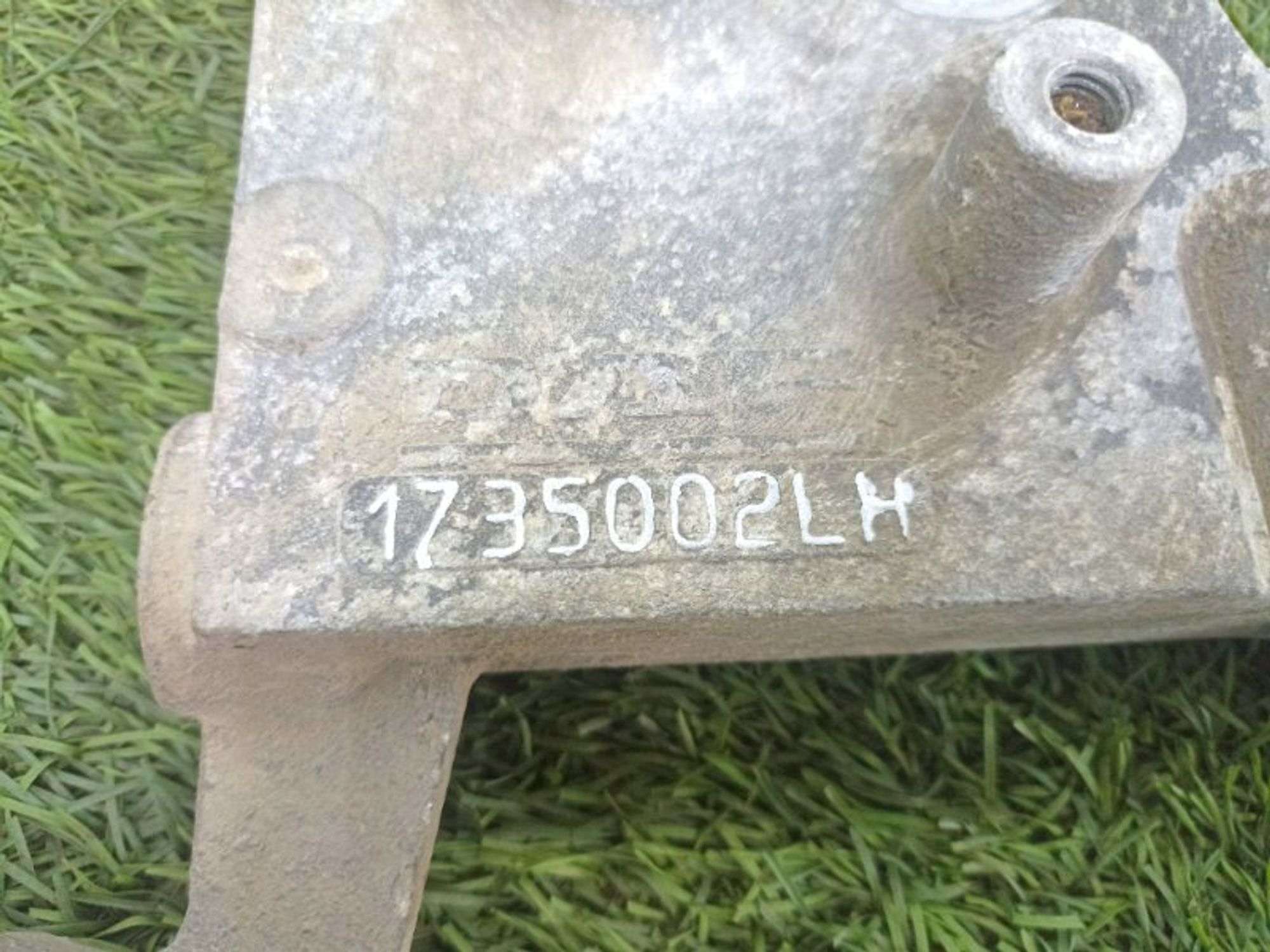https://ycs.partsauto.market/partsauto-images/thmbs/810a4be2715b5abf25a0bfa7a577948e/3576e8f017a1435180660822891484e5/d10598cf8d93cad2f6a585751e675ac1.jpg