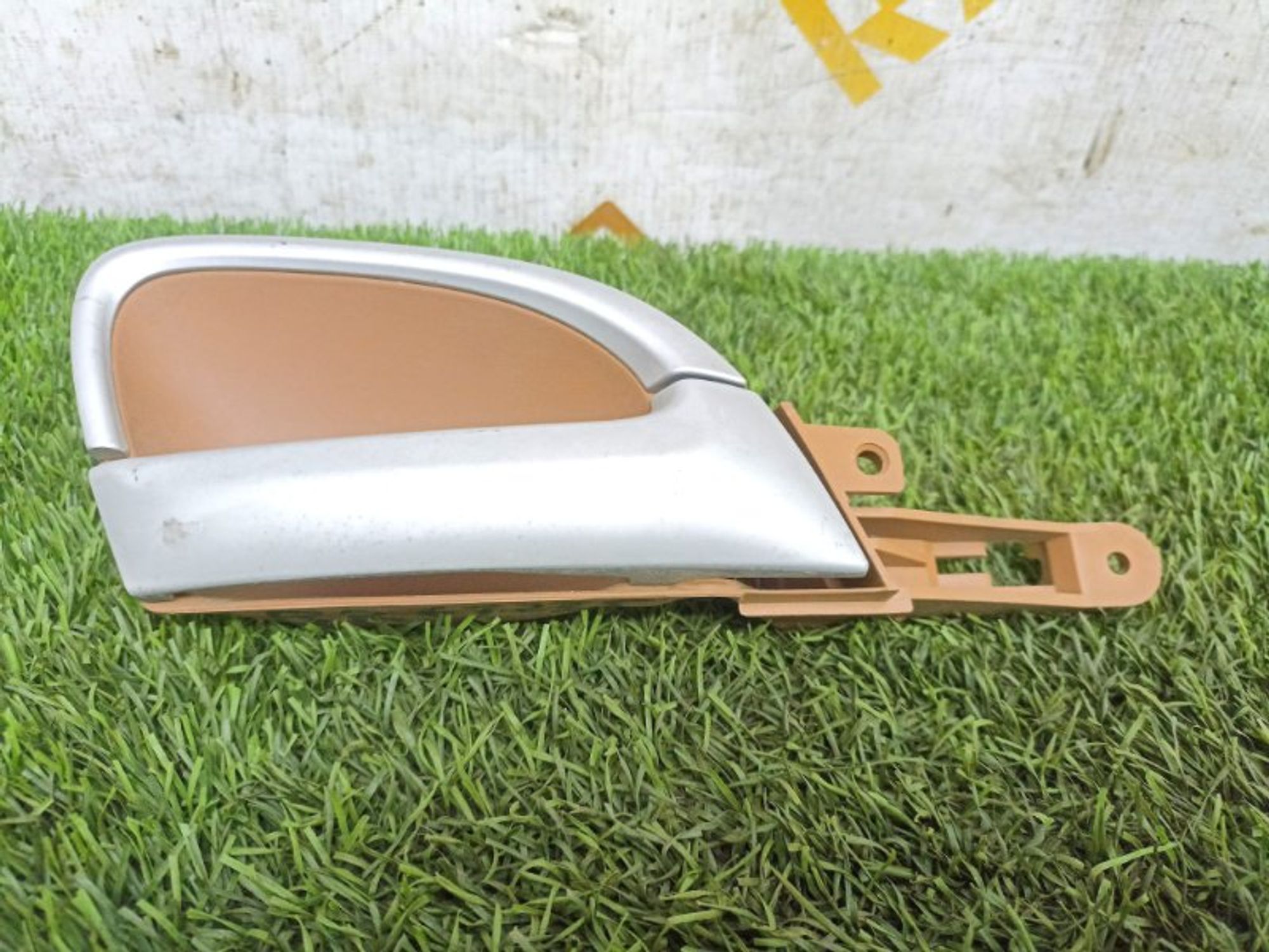 https://ycs.partsauto.market/partsauto-images/thmbs/810a4be2715b5abf25a0bfa7a577948e/422b0af4ee8b1585a132d2ce99508dcd/ffd675f33aee34e7f2e3c0f9f9d3f9bc.jpg