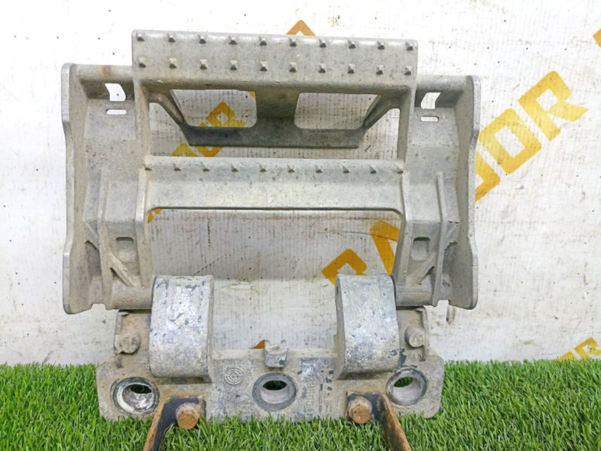 https://ycs.partsauto.market/partsauto-images/thmbs/810a4be2715b5abf25a0bfa7a577948e/70be1f1faedb4716892552260accc436/069d579fcdd85a8c2706293b20057758.jpg