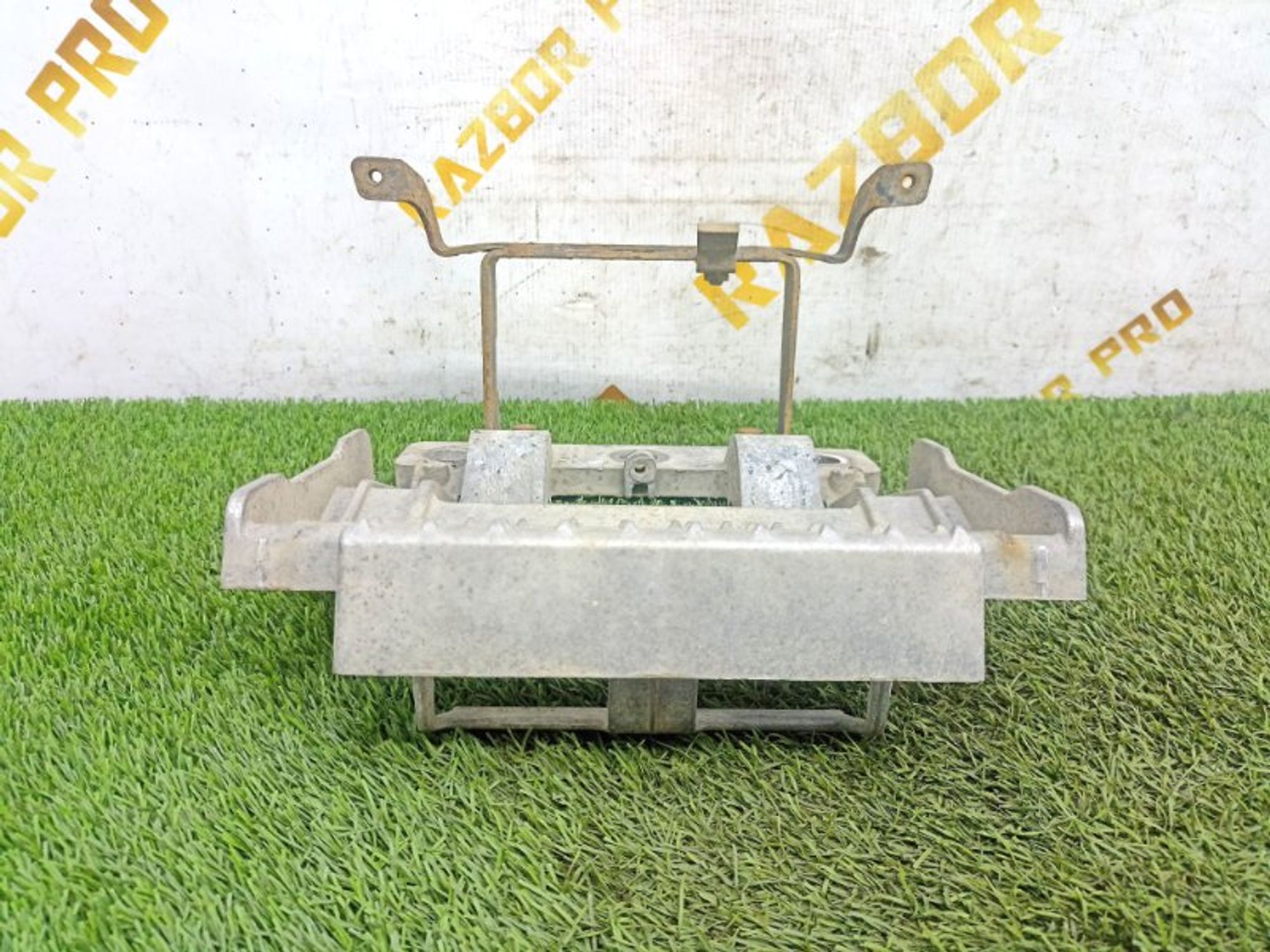 https://ycs.partsauto.market/partsauto-images/thmbs/810a4be2715b5abf25a0bfa7a577948e/70be1f1faedb4716892552260accc436/415d36ad566f8583bc5454202e765509.jpg