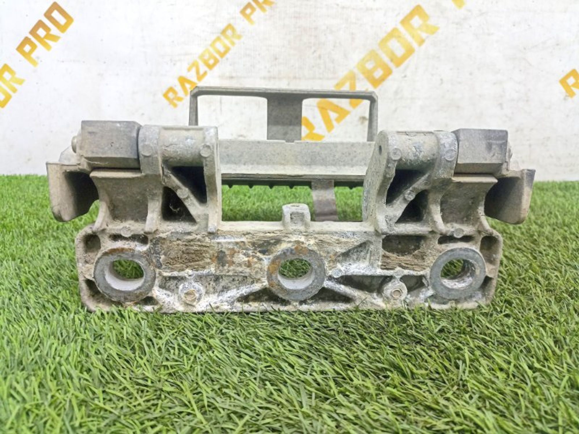 https://ycs.partsauto.market/partsauto-images/thmbs/810a4be2715b5abf25a0bfa7a577948e/70be1f1faedb4716892552260accc436/6e4297c103e22462c4f036257f968fe7.jpg
