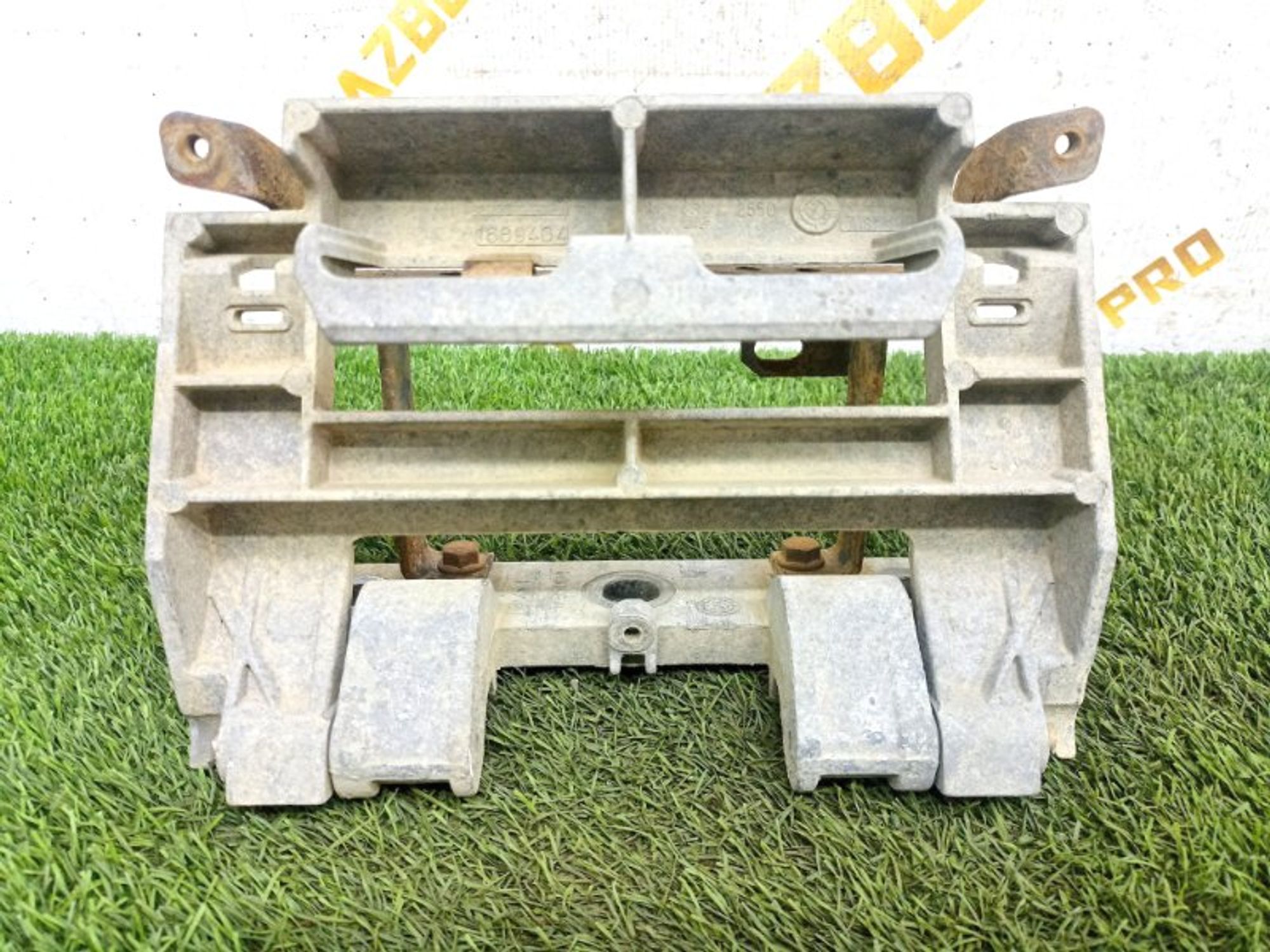 https://ycs.partsauto.market/partsauto-images/thmbs/810a4be2715b5abf25a0bfa7a577948e/aa19e847252ce7f08fb0e28c5d5f0e34/f79e1edce90763df9b7d6374f2de6af6.jpg