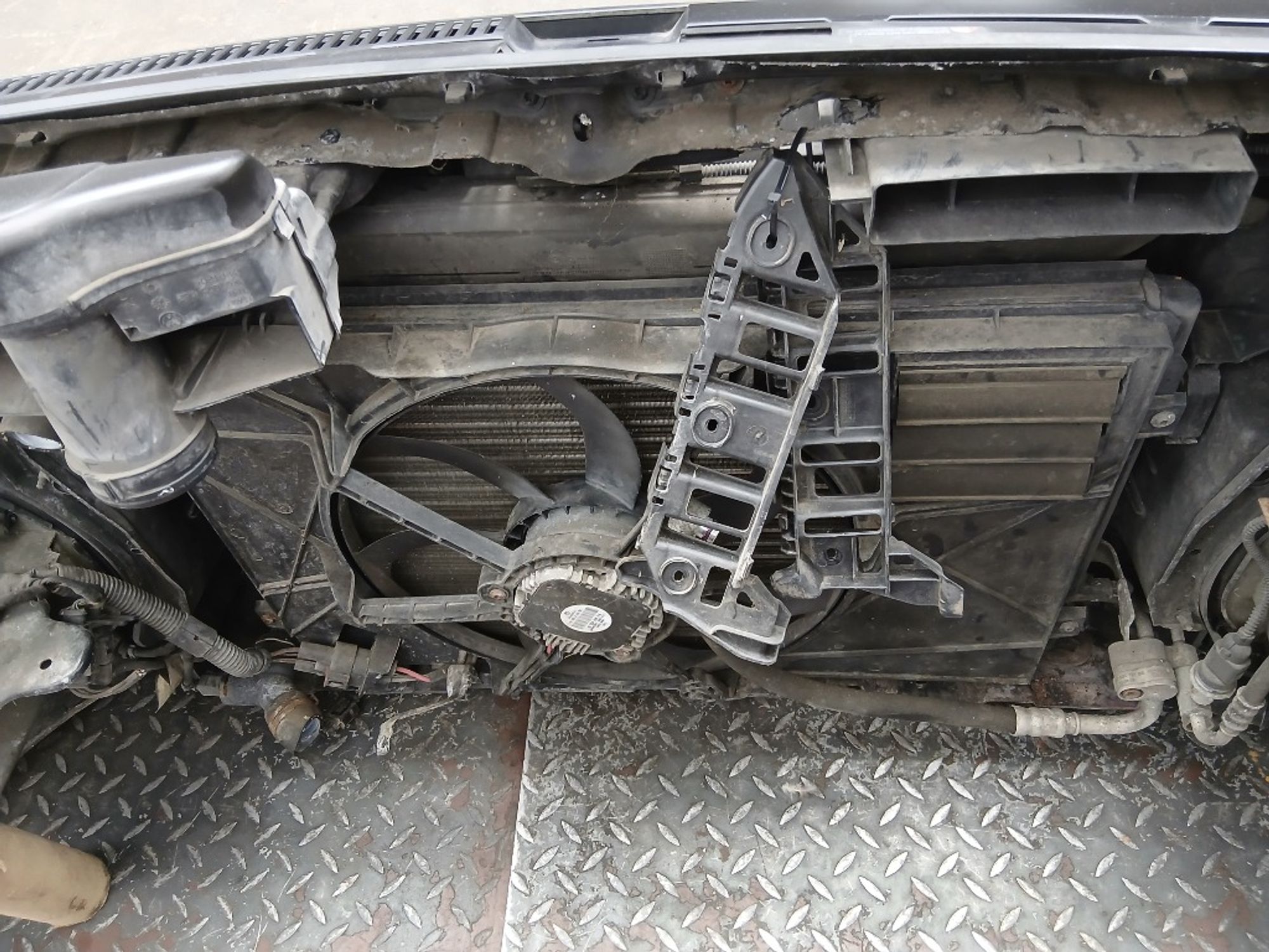 Ноускат (Nose Cut) Volkswagen Touran 1T0807221D, 85000 рублей, Москва
