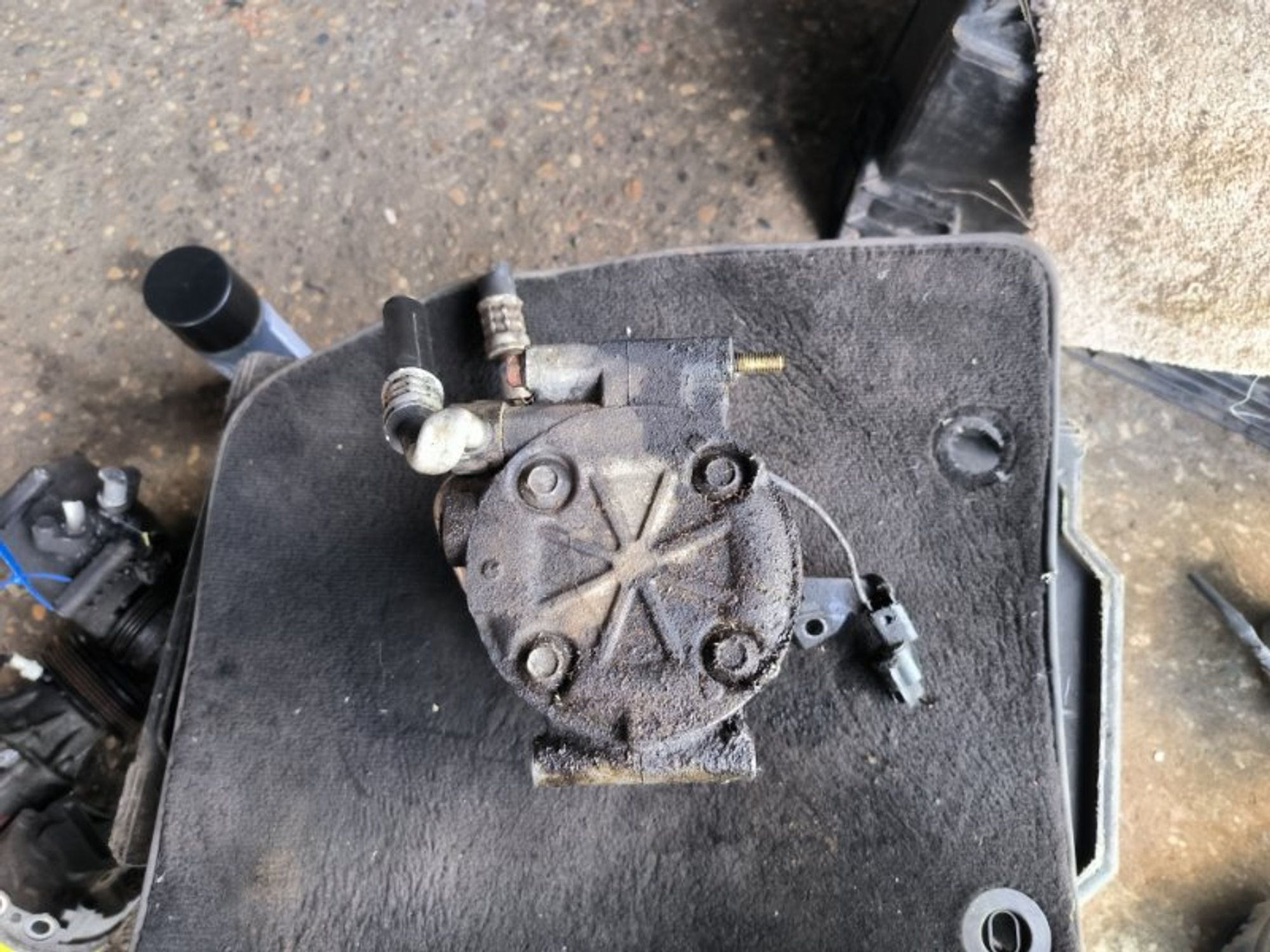 https://ycs.partsauto.market/partsauto-images/thmbs/84e14ca707935ccb1ed00cae054931e6/0cd421d76457fb9d6e46df358b753da7/2bc947cddbca78e37500c474a532d605.jpg