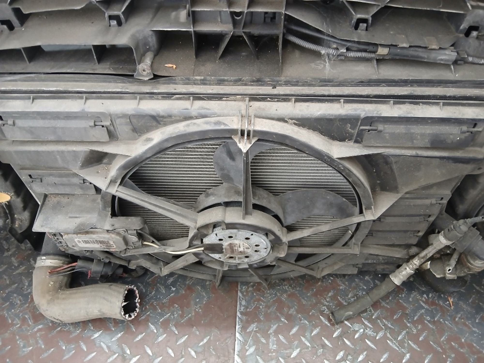 Ноускат (Nose Cut) Volkswagen Touran 1T0807217R, 115000 рублей, Москва