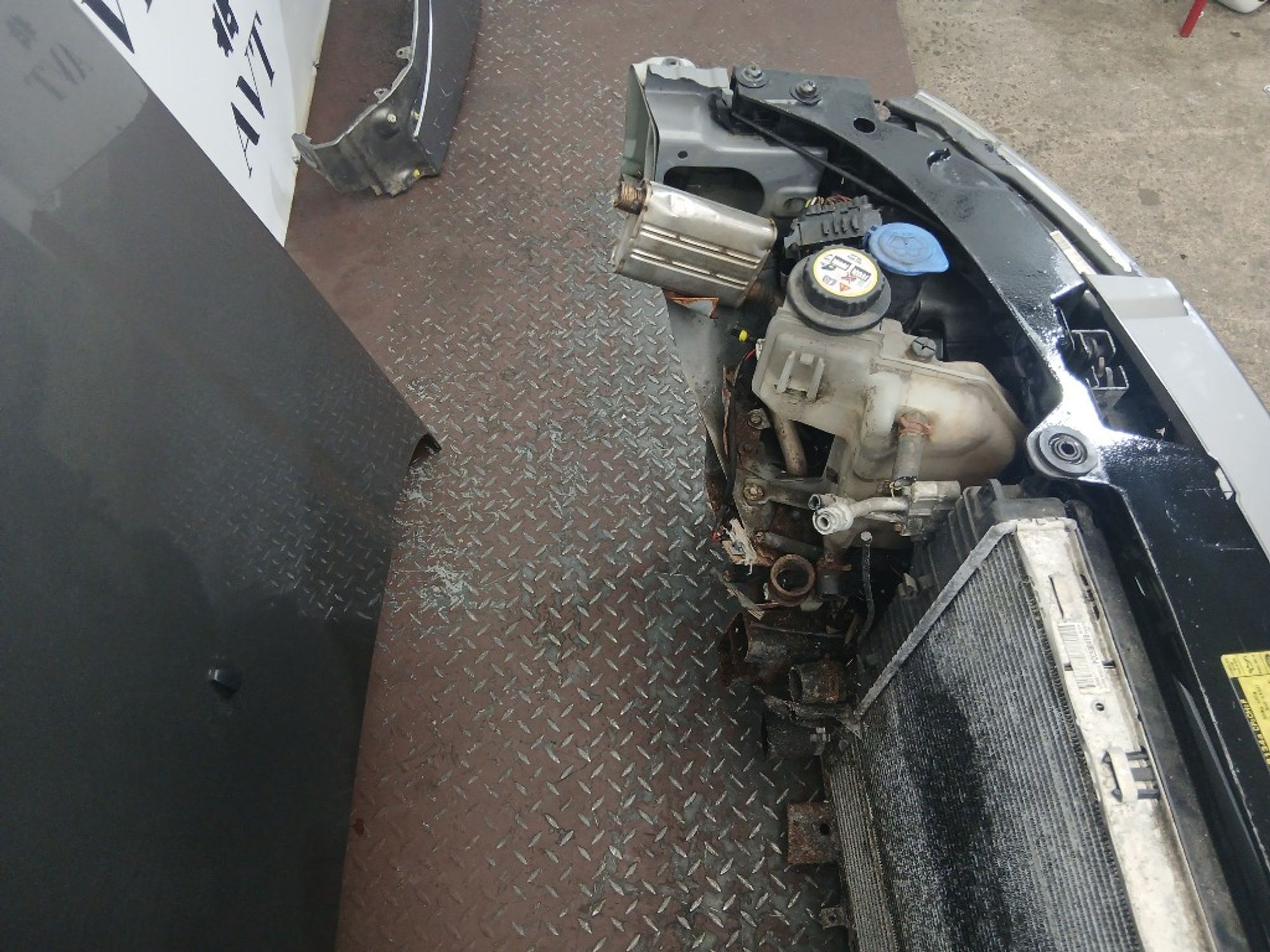 Ноускат (Nose Cut) Land Rover Discovery LR006696, 95000 рублей, Москва