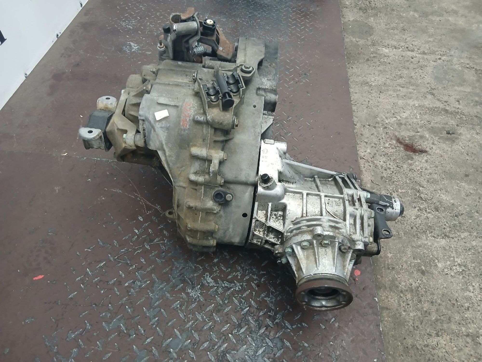 МКПП Volkswagen Multivan AXE HNE, 65000 рублей, Москва