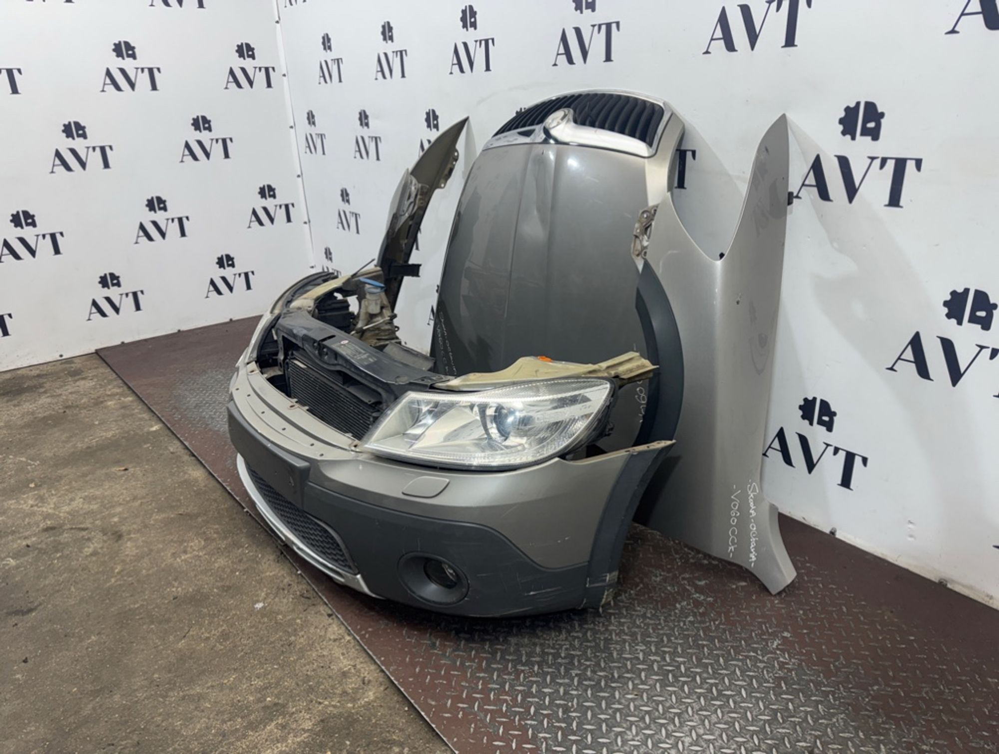 Ноускат (Nose Cut) Skoda Octavia A5 1Z0807221R, 110000 рублей, Москва