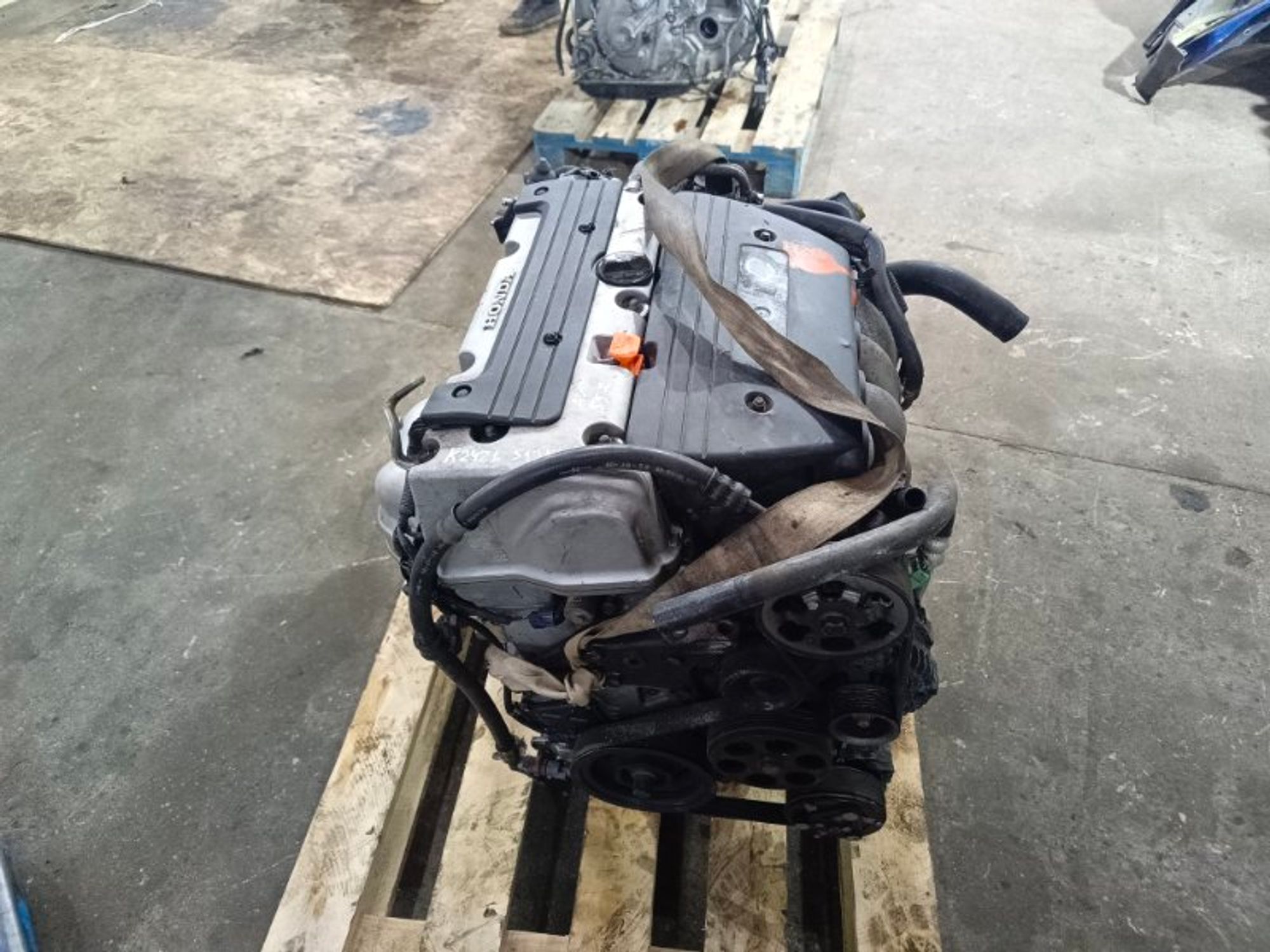 https://ycs.partsauto.market/partsauto-images/thmbs/84e14ca707935ccb1ed00cae054931e6/64b3632bd64173631d101e1f0d3d2647/c5be56ffd55712e37463ebb3ffbafe8f.jpg