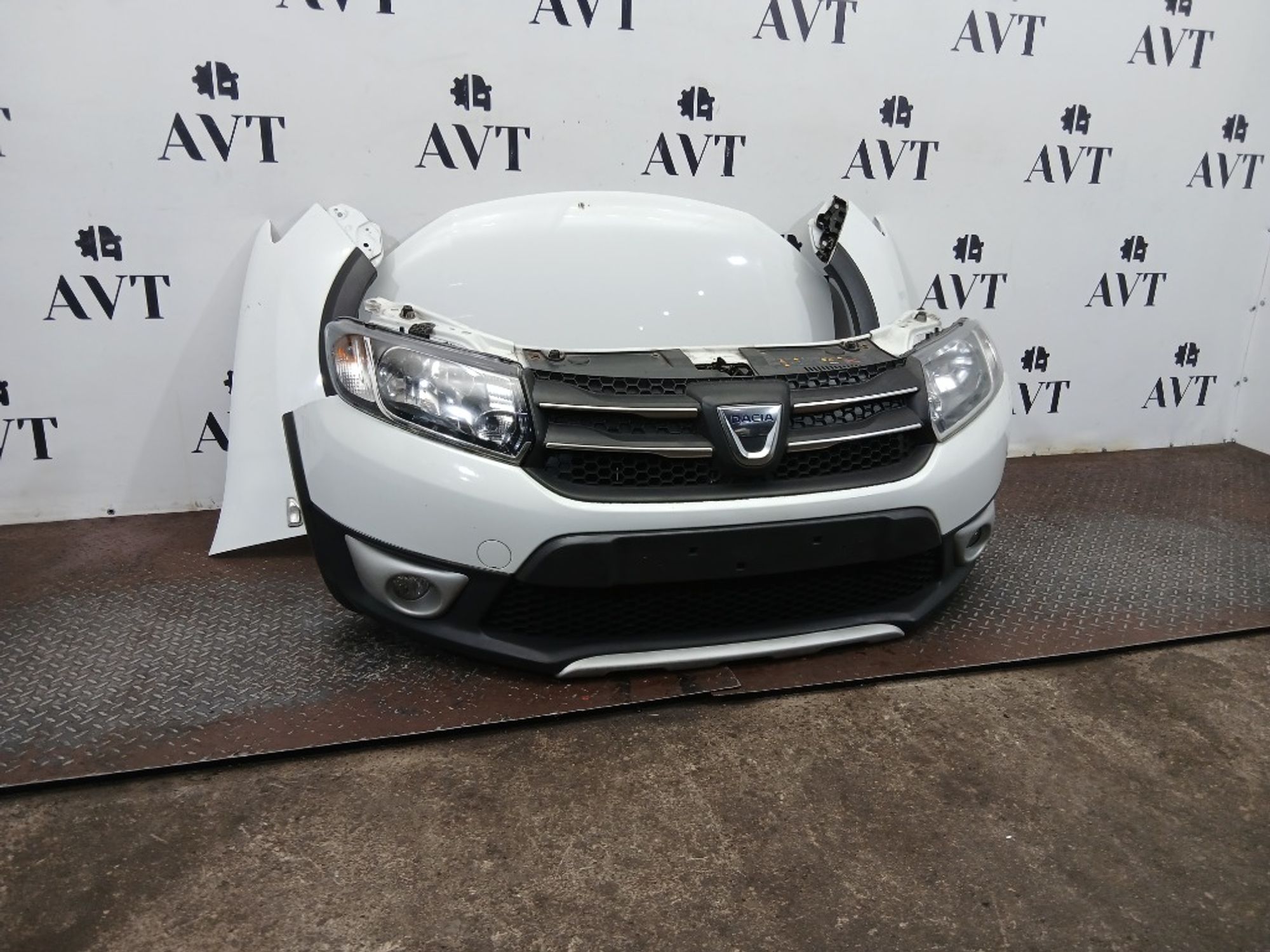 Ноускат (Nose Cut) Renault Sandero Stepway 620223572R, 95000 рублей, Москва