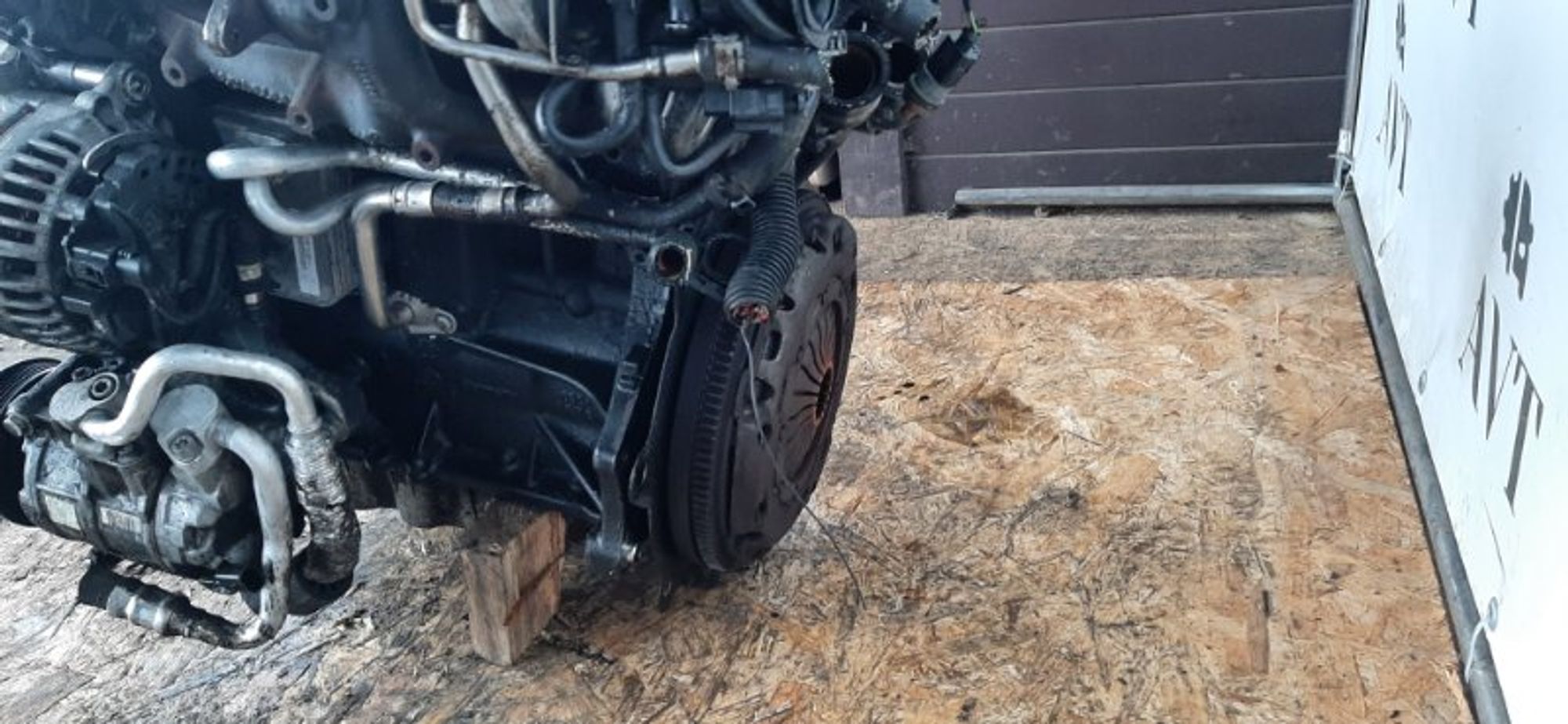 https://ycs.partsauto.market/partsauto-images/thmbs/84e14ca707935ccb1ed00cae054931e6/c75cfa86e086baa5d8f6e2e15898c775/2a671ed07f2c11f8e2425c302b15234a.jpg