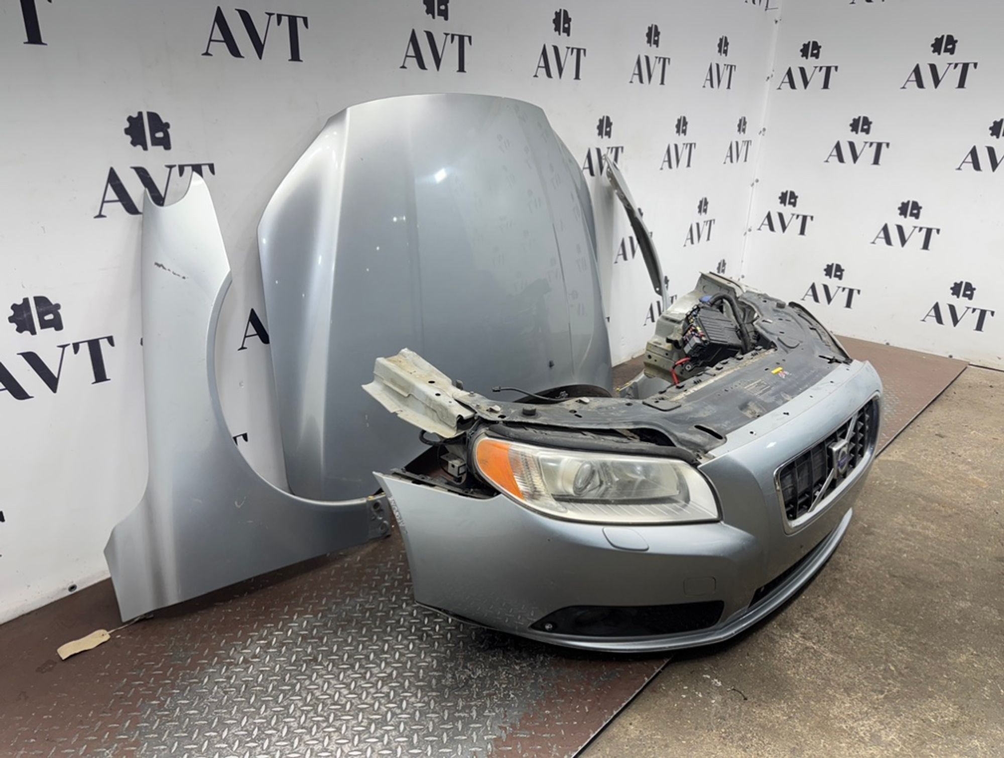 Ноускат (Nose Cut) Volvo V70 B6304T2 39883155, 85000 рублей, Москва