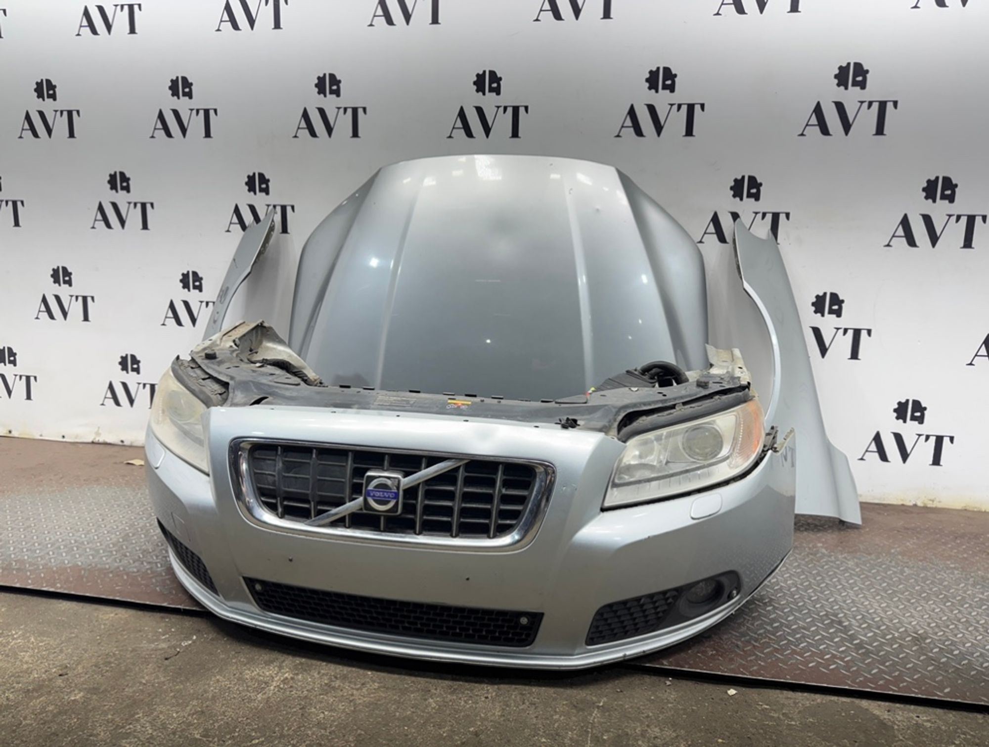 Ноускат (Nose Cut) Volvo V70 B6304T2 39883155, 85000 рублей, Москва