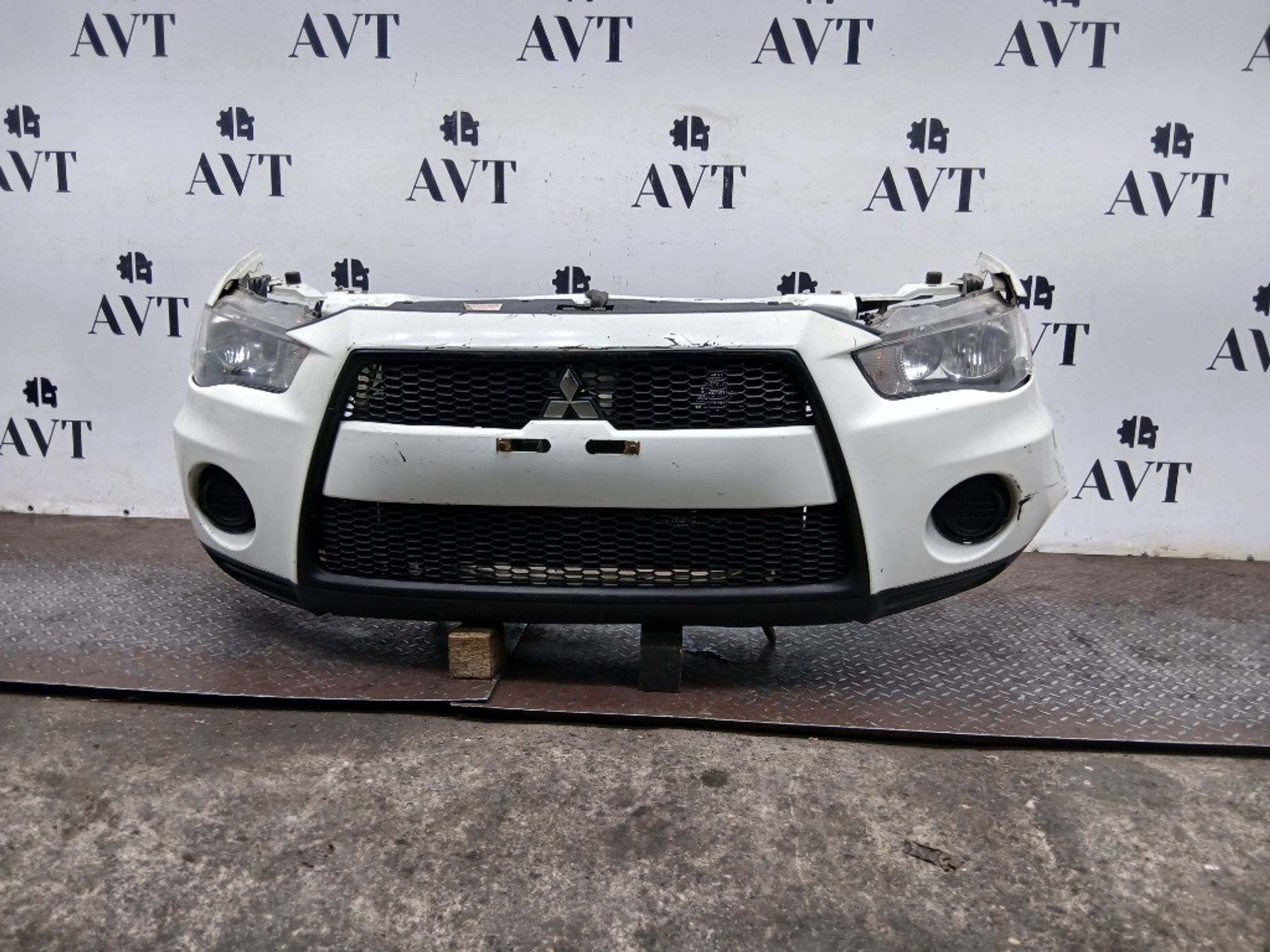 Ноускат (Nose Cut) Mitsubishi Outlander 2 6400D558ZZ, 100000 рублей, Москва