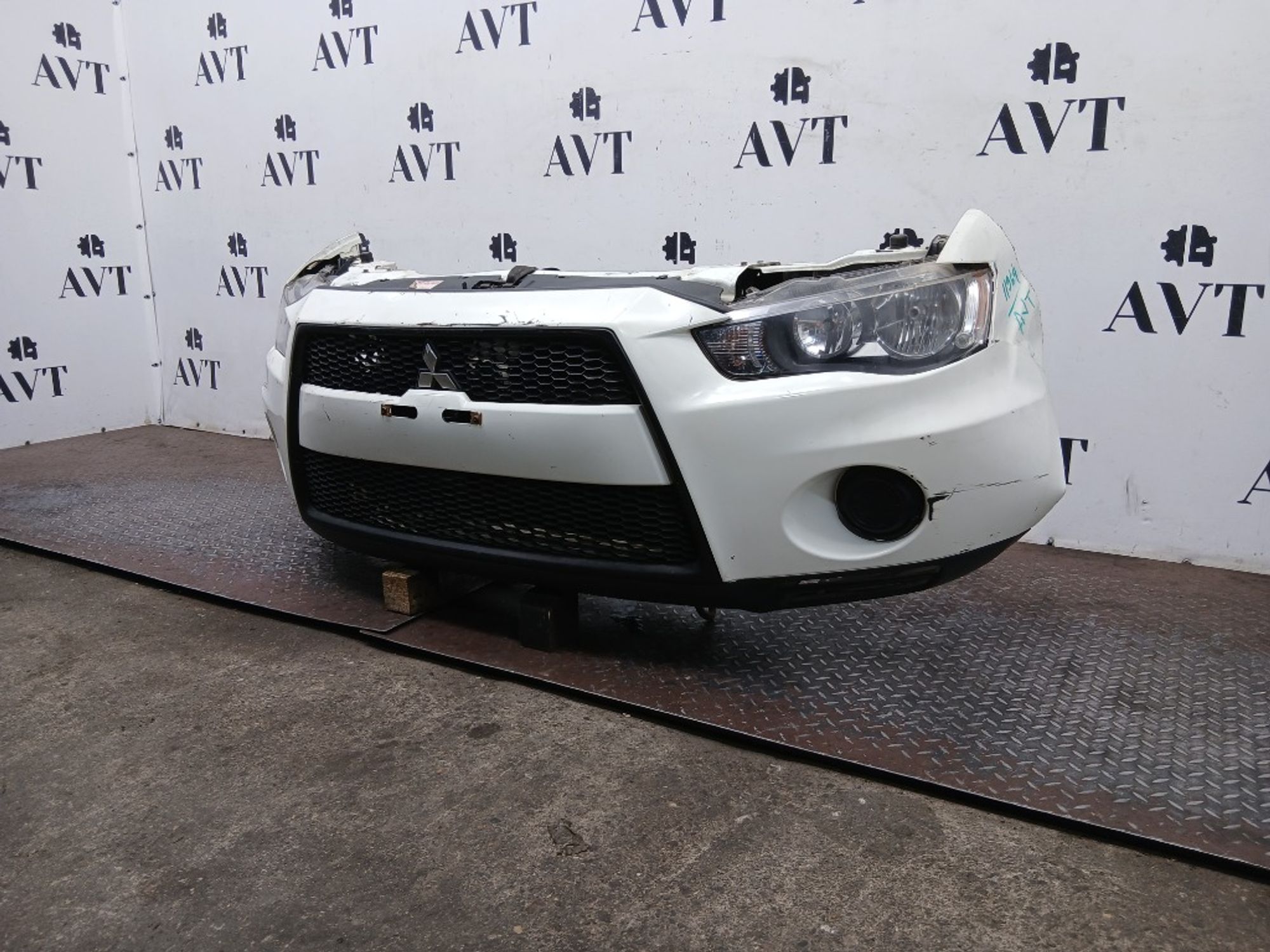 Ноускат (Nose Cut) Mitsubishi Outlander 2 6400D558ZZ, 100000 рублей, Москва