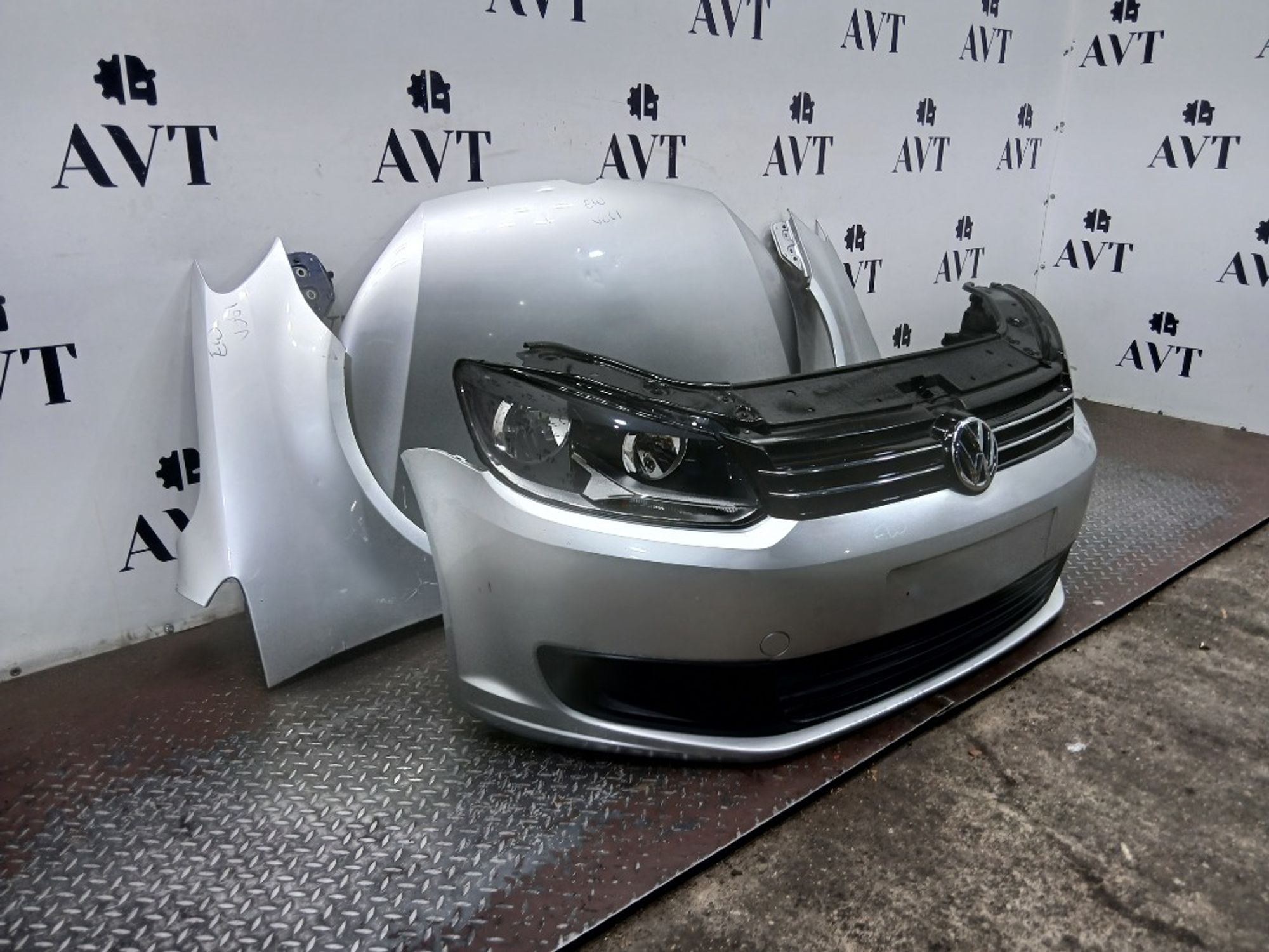 Ноускат (Nose Cut) Volkswagen Touran 1T0807217R, 115000 рублей, Москва
