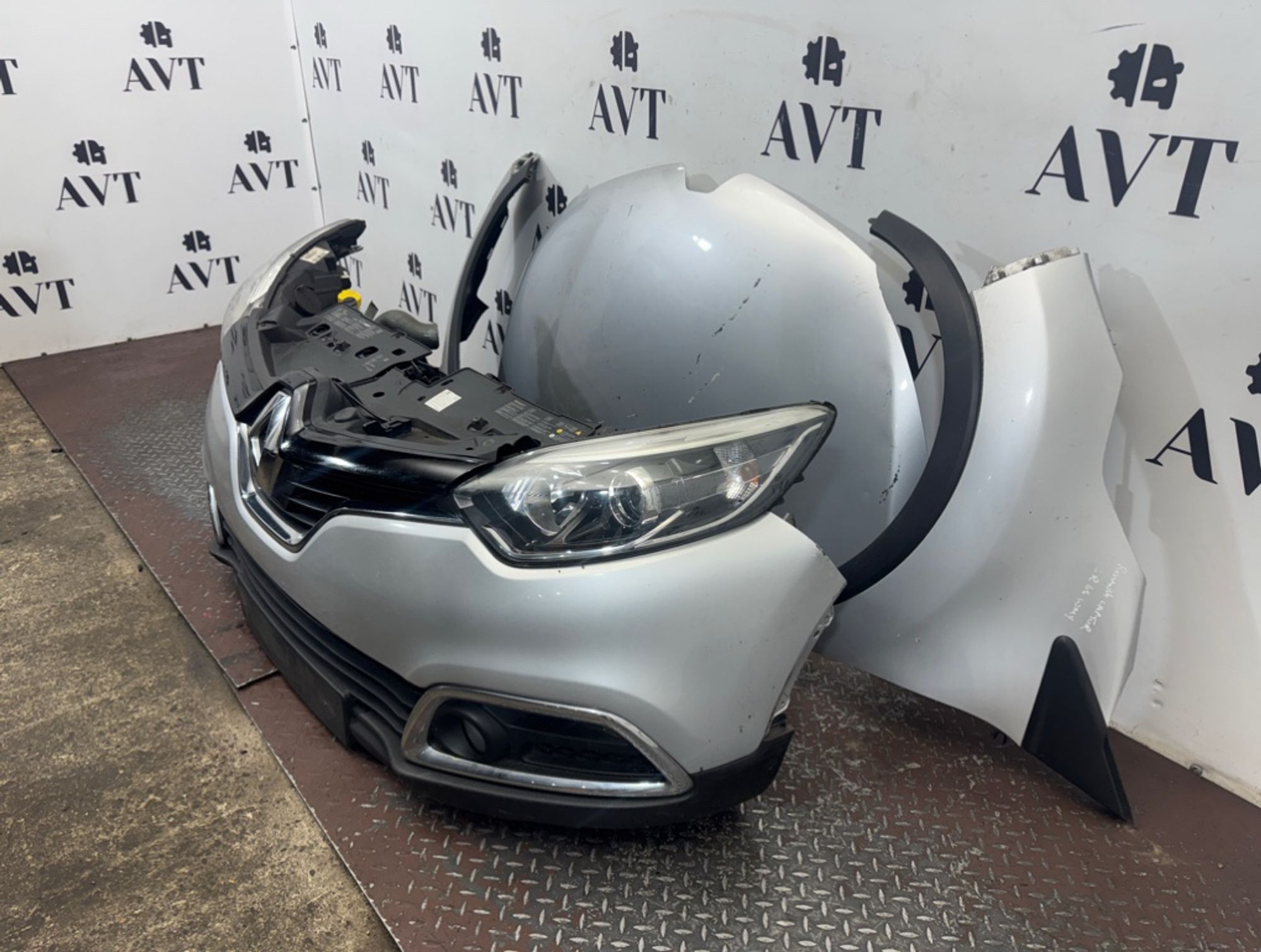 Ноускат (Nose Cut) Renault Captur 620229390R, 155000 рублей, Москва