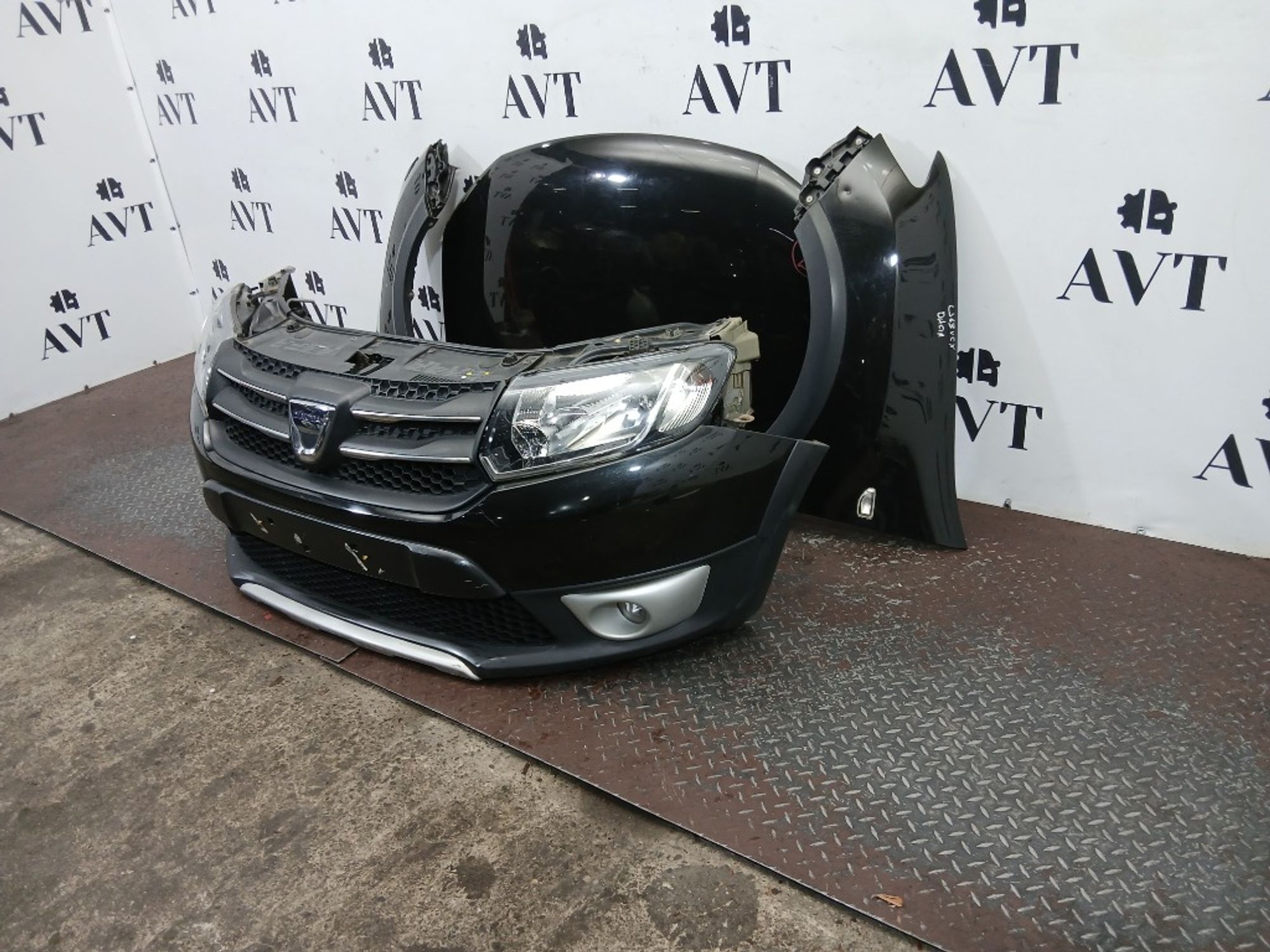 Ноускат (Nose Cut) Renault Sandero Stepway 620223572R, 95000 рублей, Москва