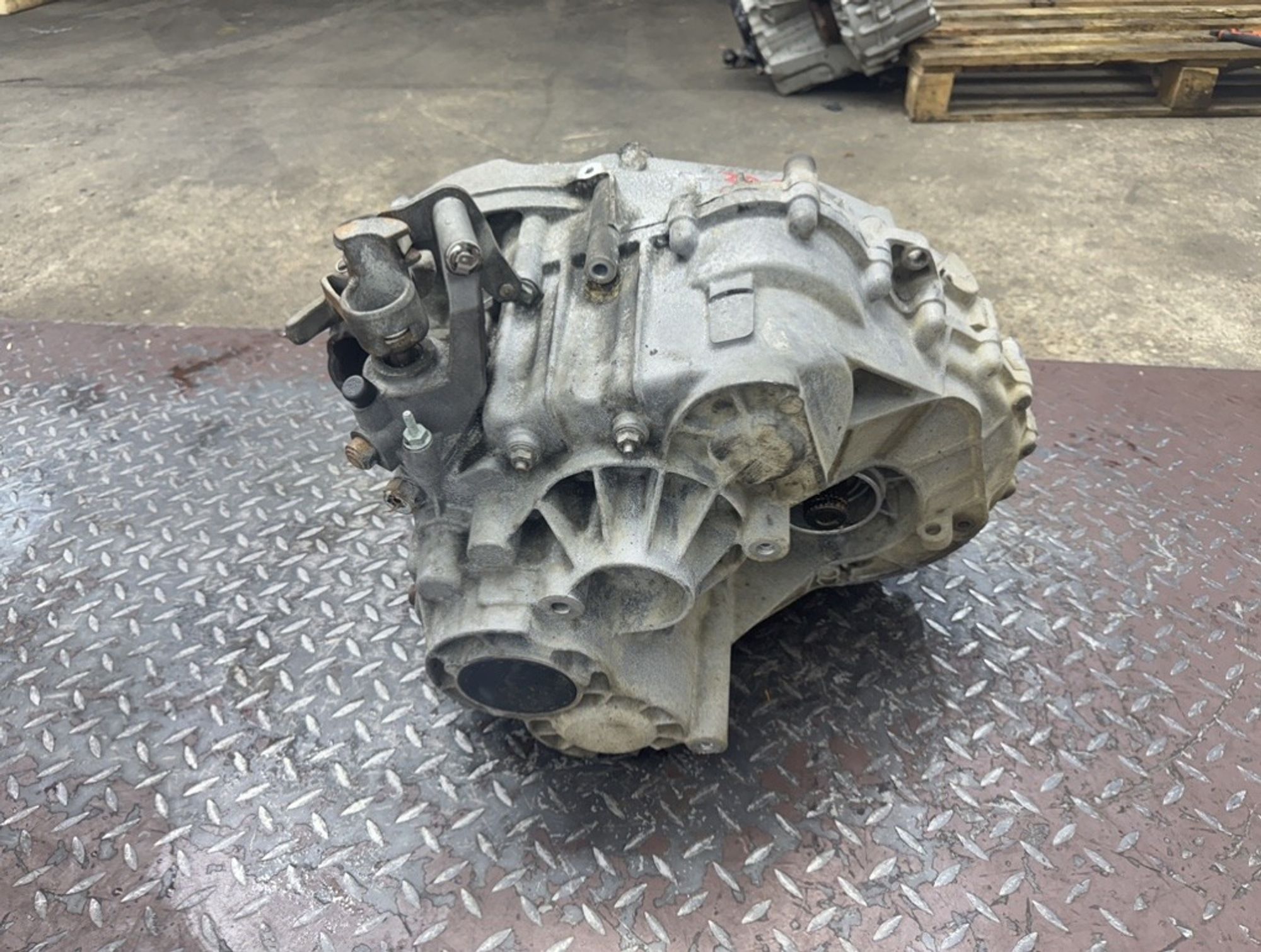 МКПП Volkswagen Transporter BNZ JFS, 70000 рублей, Москва