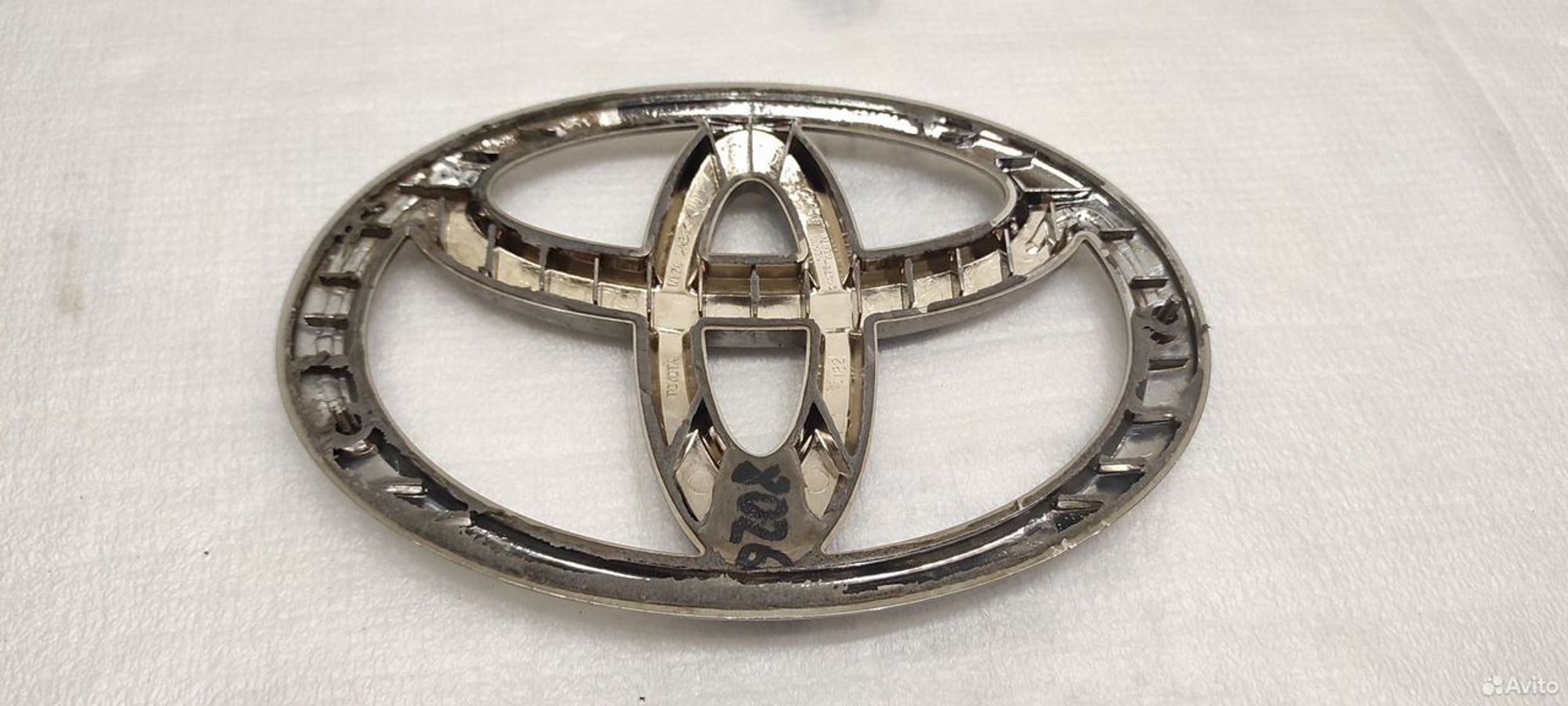 Значок передний Тойота Ленд Крузер 200, 1000 рублей, Уфа