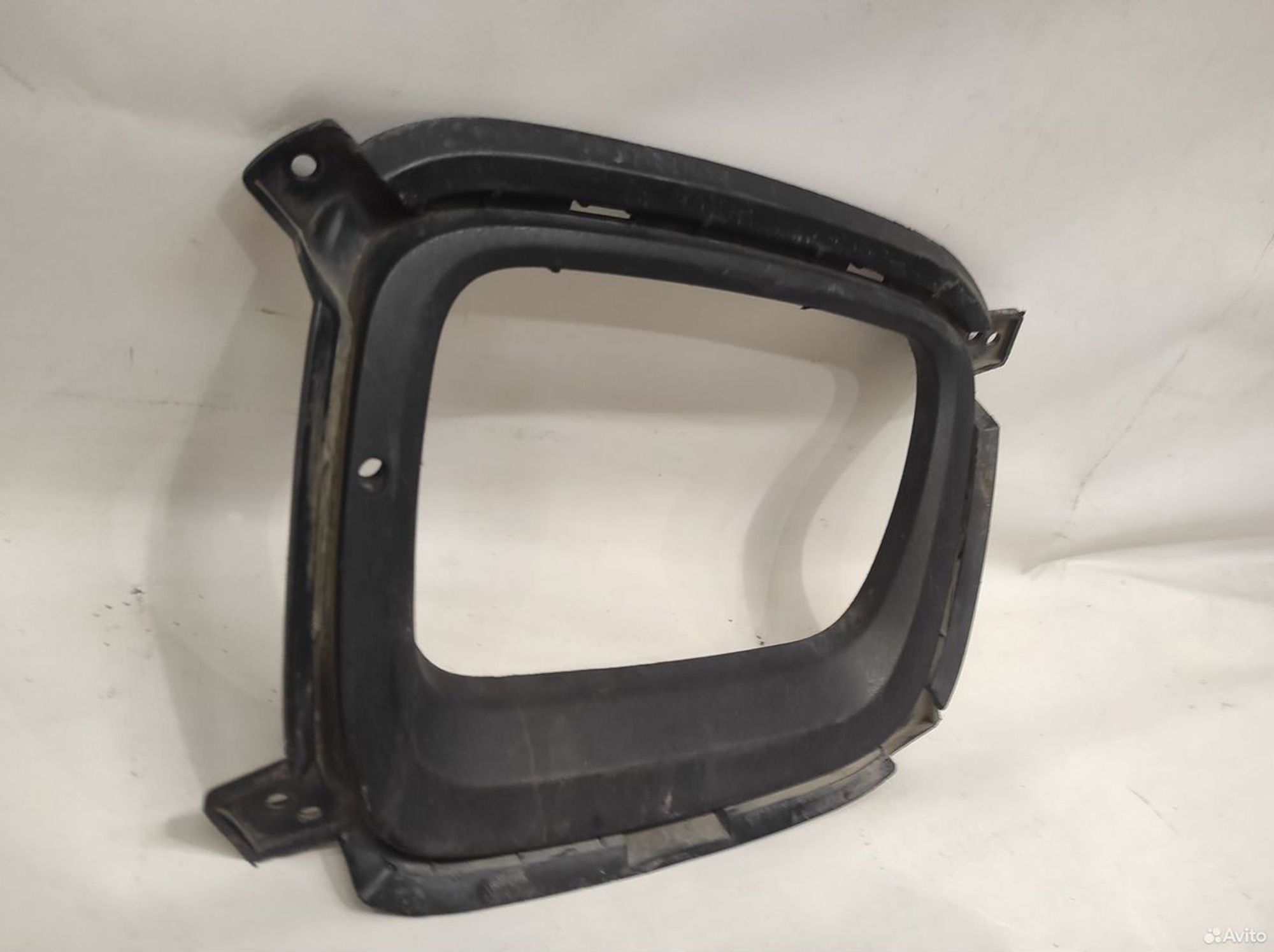Рамка правой противотуманной фары Kia Sorento 2, 600 рублей, Уфа