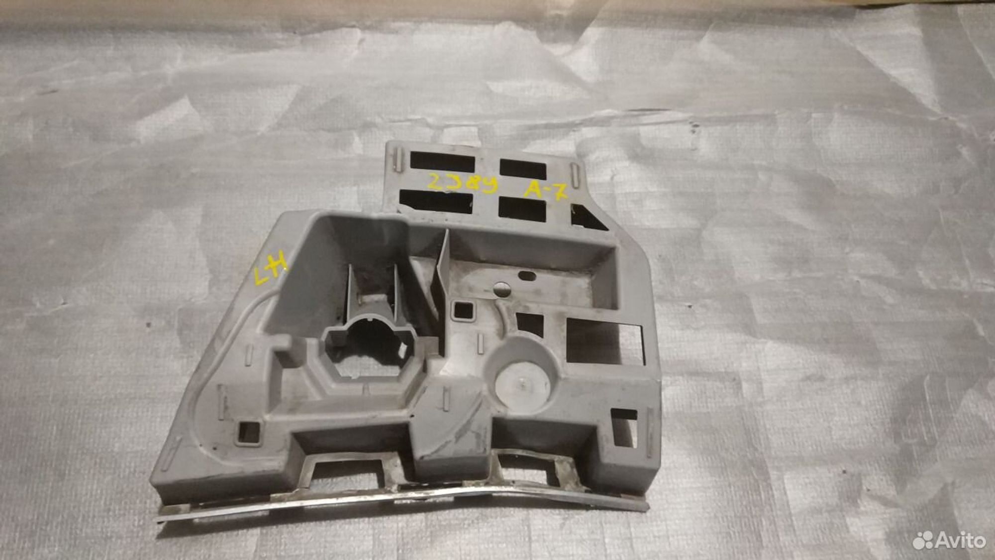 Кронштейн Форсунки омывателя левый Шкода А7, 500 рублей, Уфа