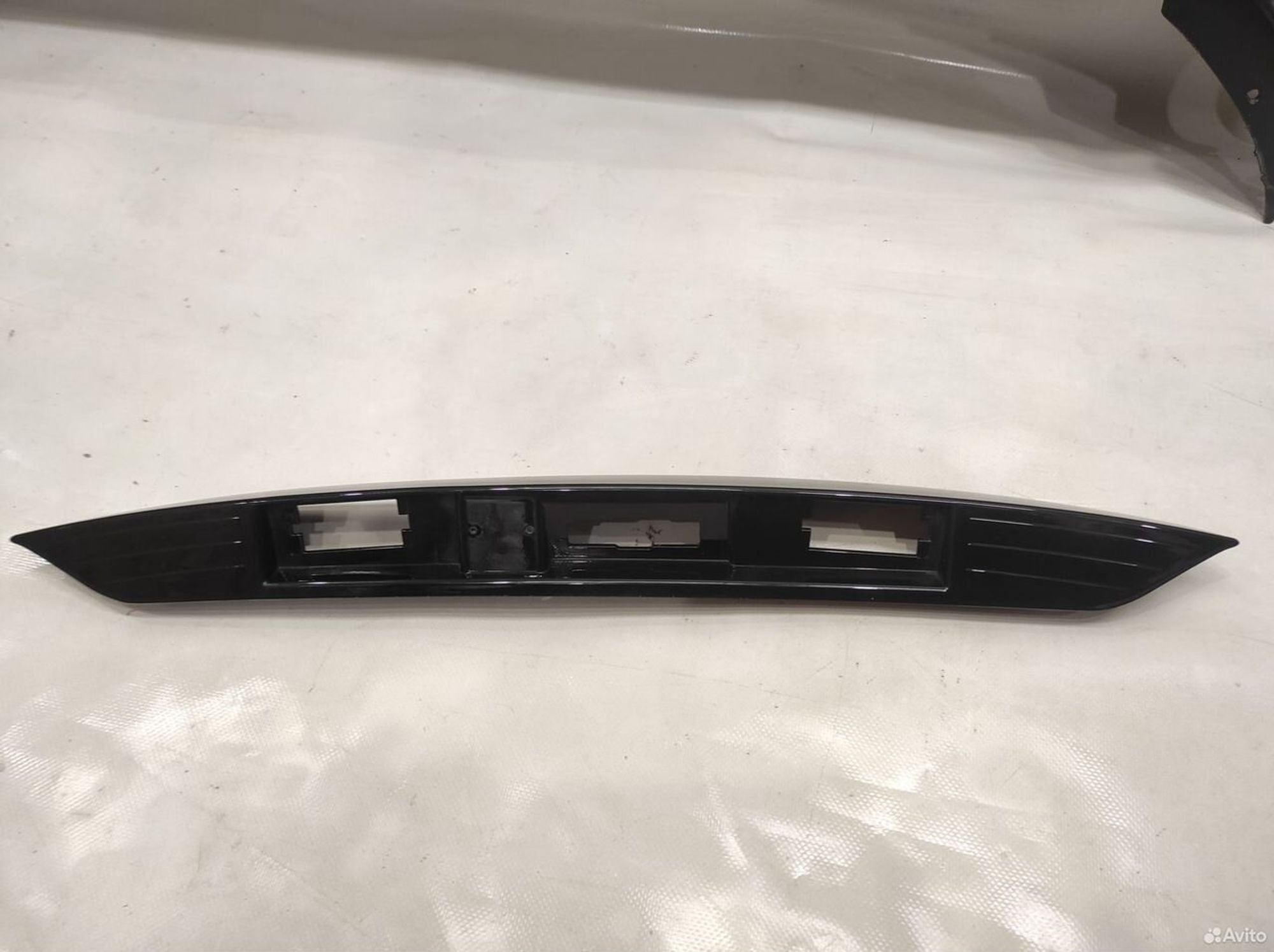 Накладка крышки багажника LADA Granta 2018, 1000 рублей, Уфа