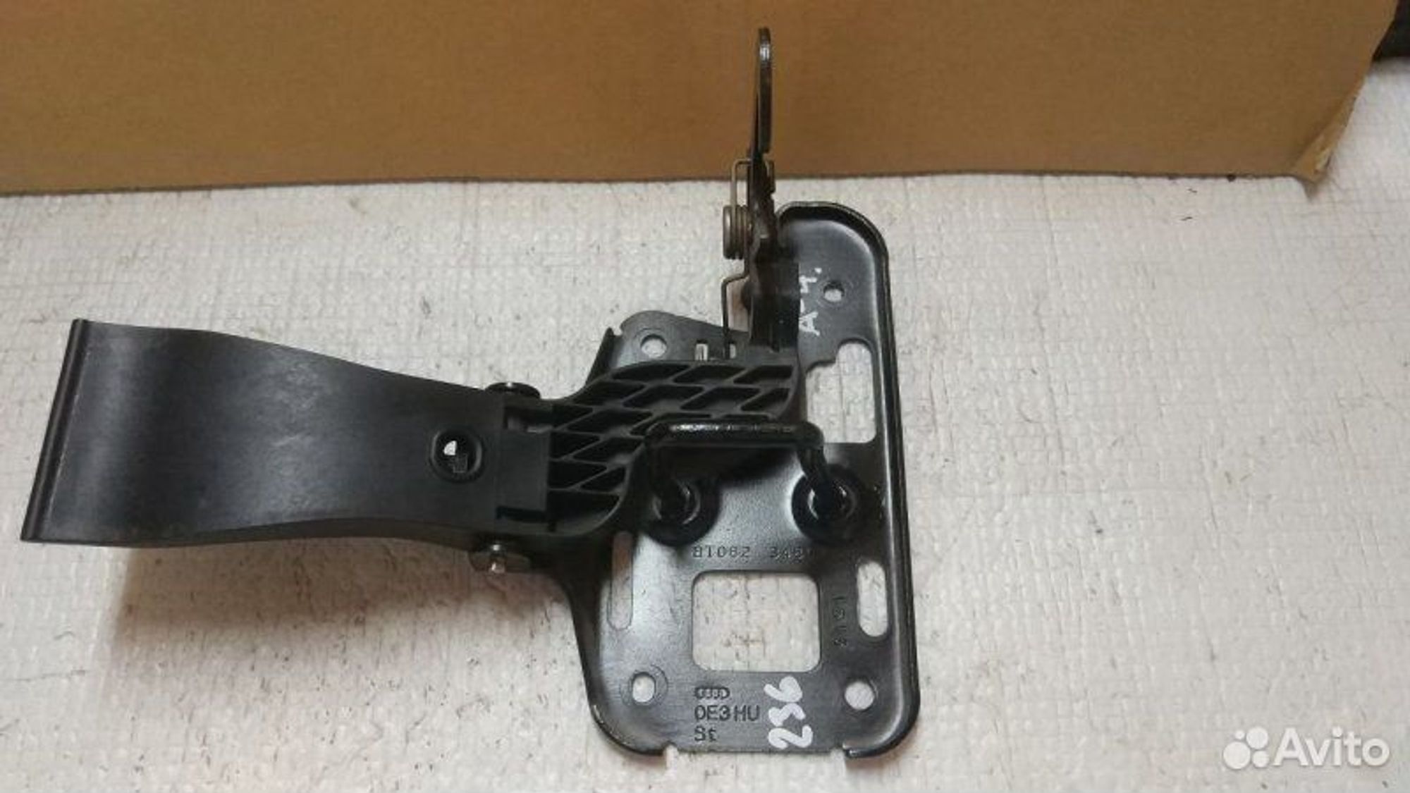 Крючок капота Audi A4 B8, 2500 рублей, Уфа