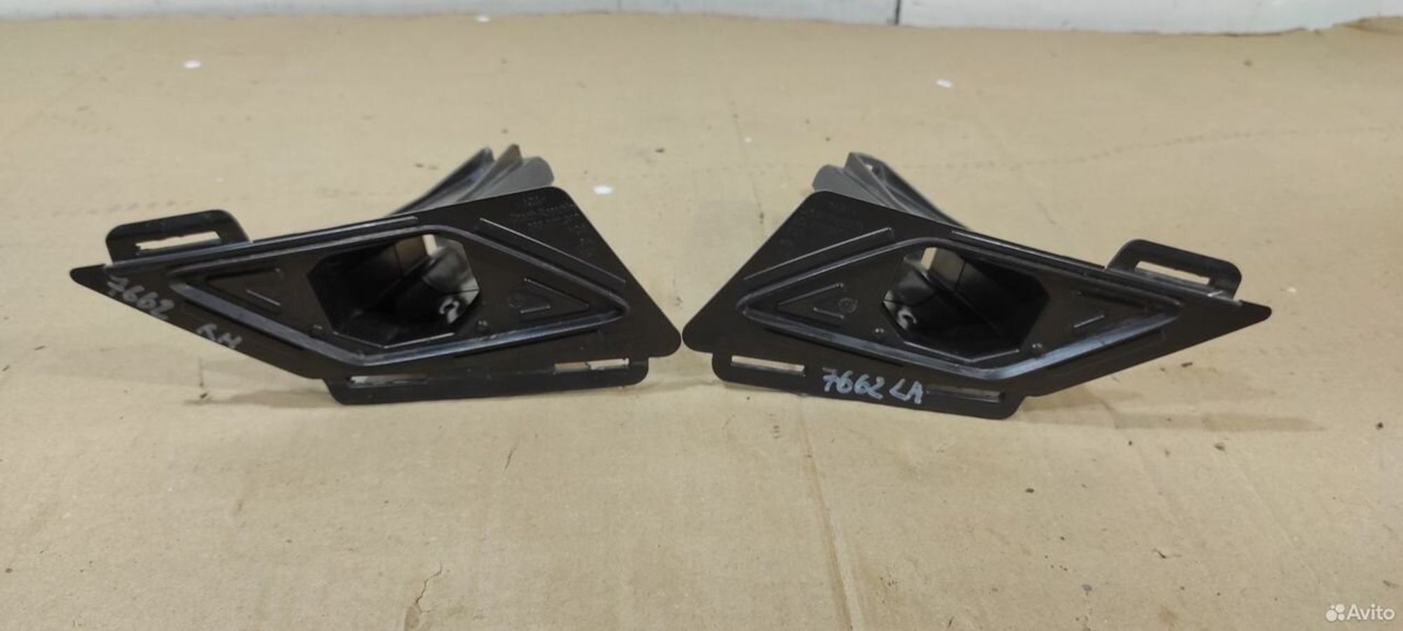 Кронштейн форсунки омывателя фар передний левый, 1000 рублей, Уфа