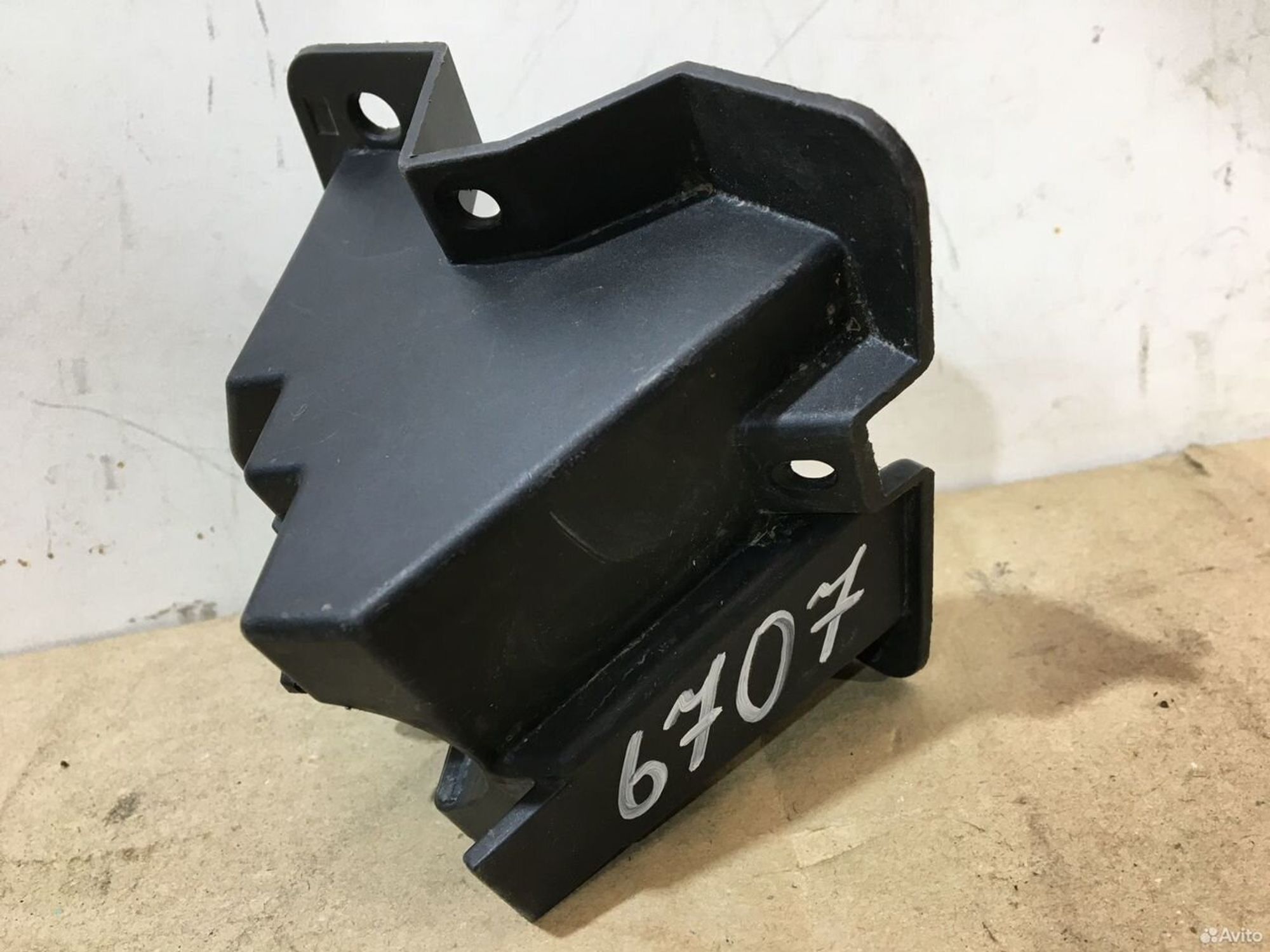 Кронштейн омывателя фары правый Skoda Octavia A7, 1050 рублей, Уфа