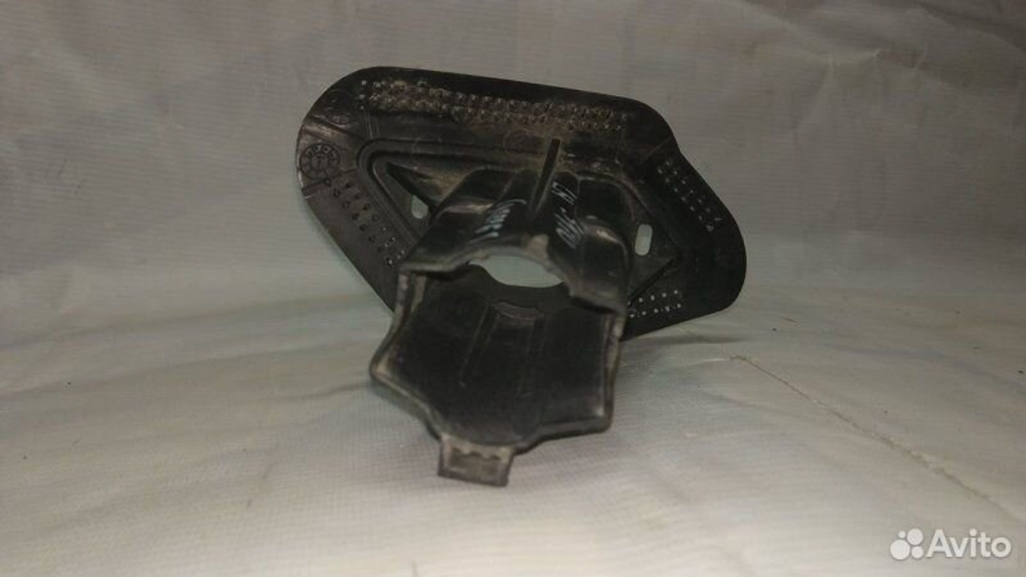 Кронштейн форсунки омывателя левый Skoda Superb, 1500 рублей, Уфа