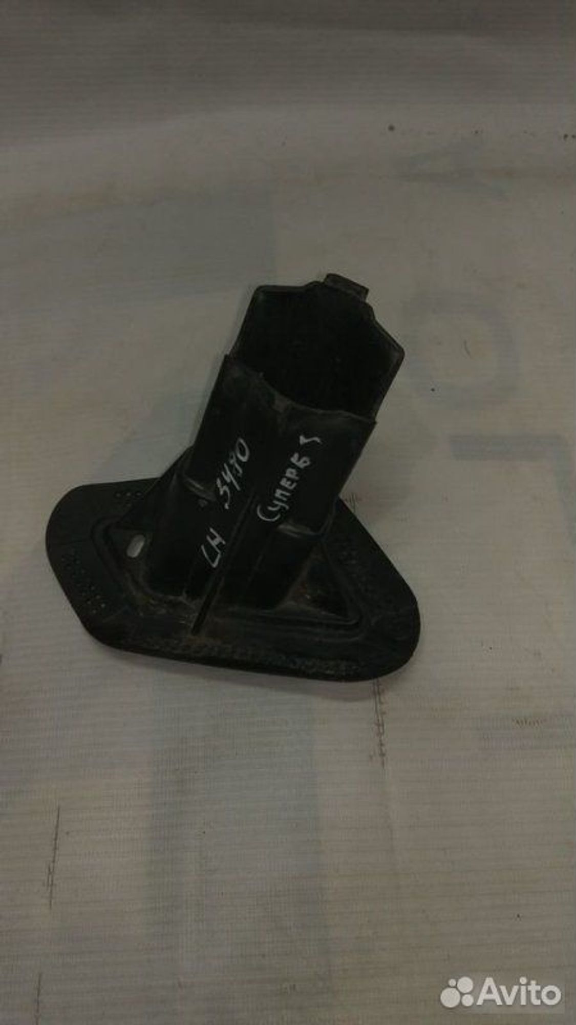 Кронштейн форсунки омывателя левый Skoda Superb, 1500 рублей, Уфа