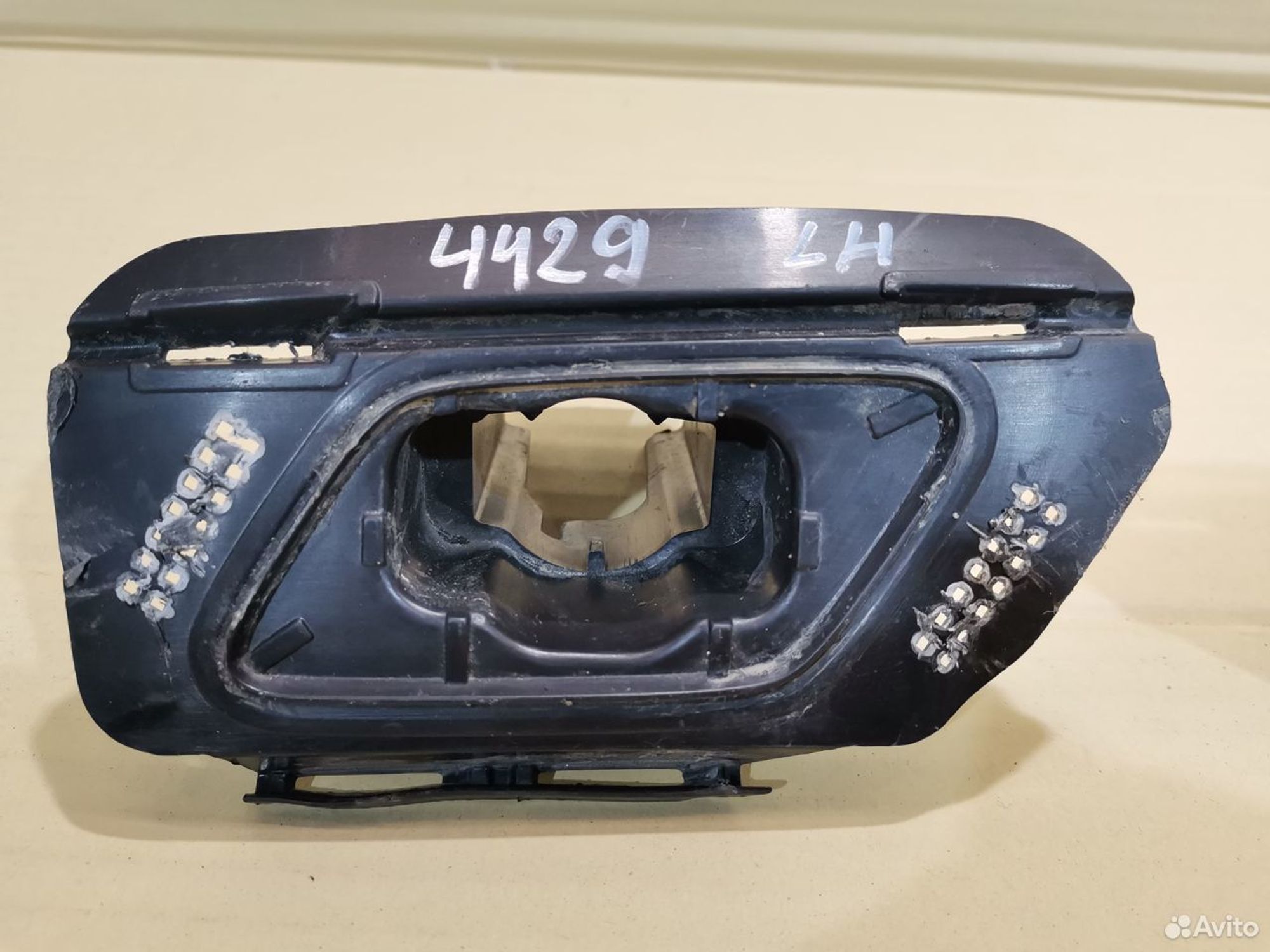 Кронштейн форсунки омывателя левый Шкода Суперб, 1030 рублей, Уфа