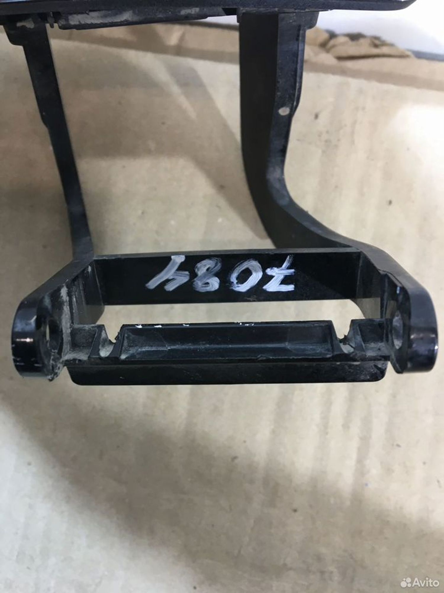 Крышка правая форсунки омывателя Audi A8, 1700 рублей, Уфа