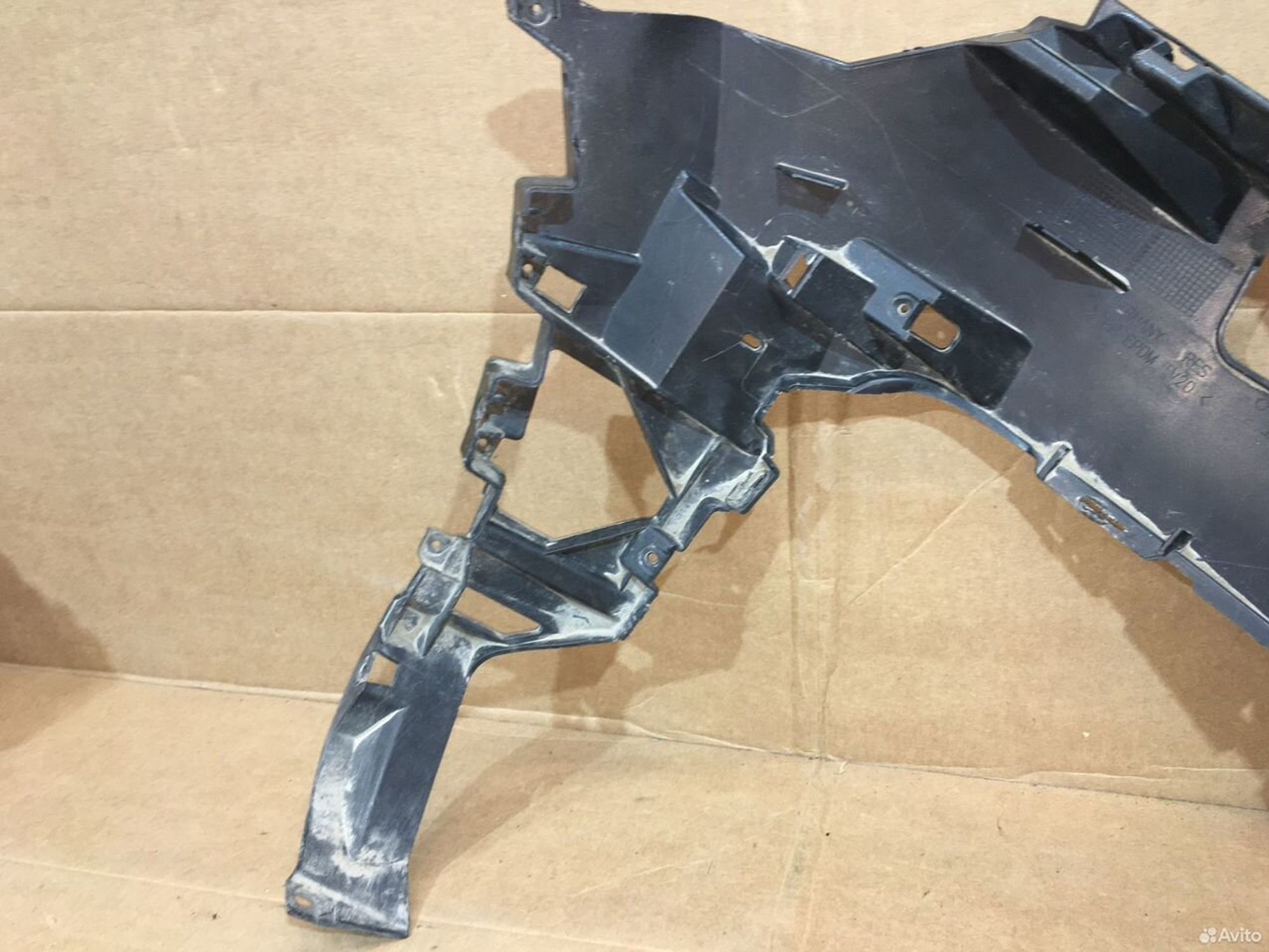 Кронштейн бампера передний левый Audi Q7, 2000 рублей, Уфа