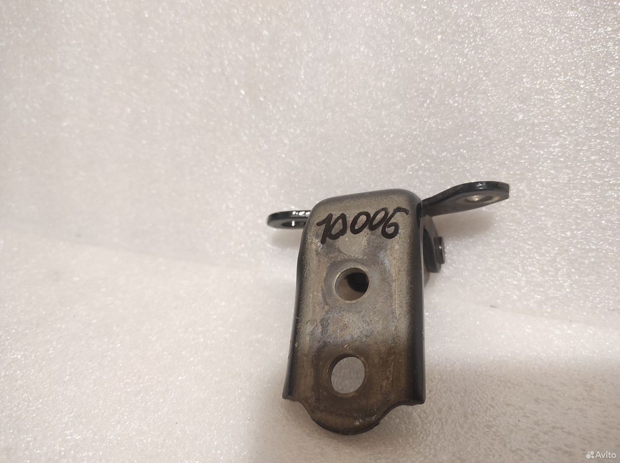 Петля двери задняя правая Toyota Highlander, 3500 рублей, Уфа