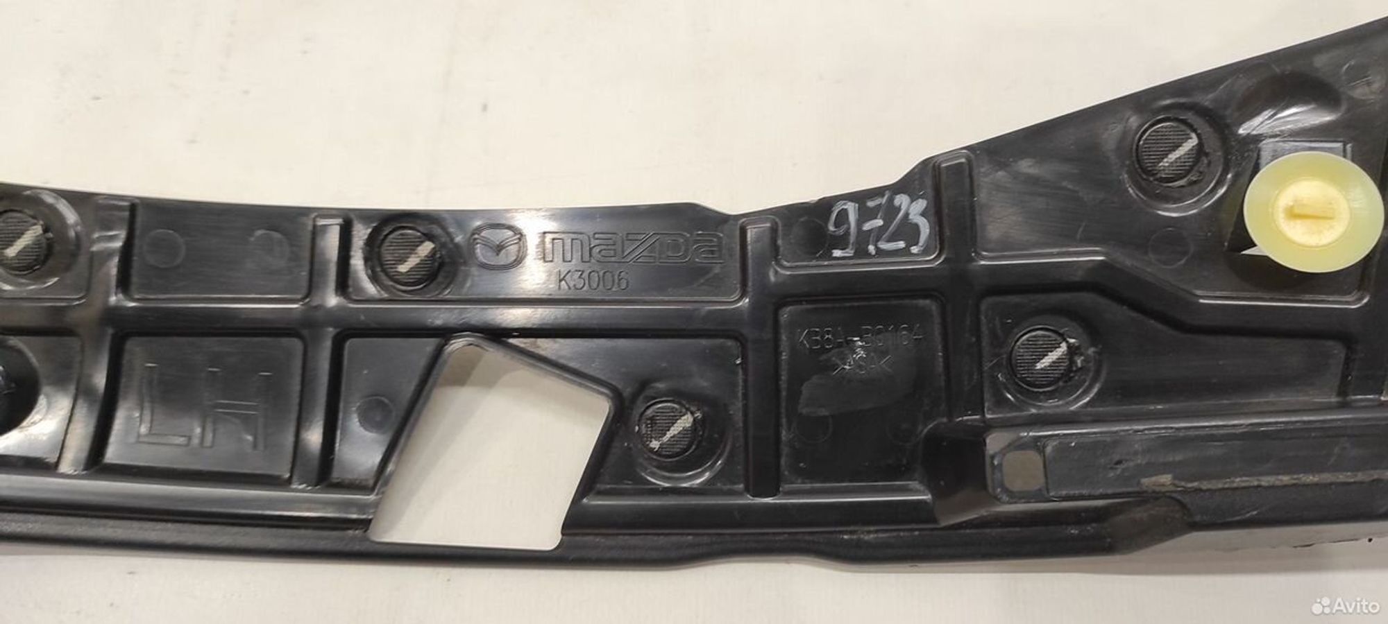 Кронштейн накладки двери багажника Mazda CX-5 2017, 1000 рублей, Уфа